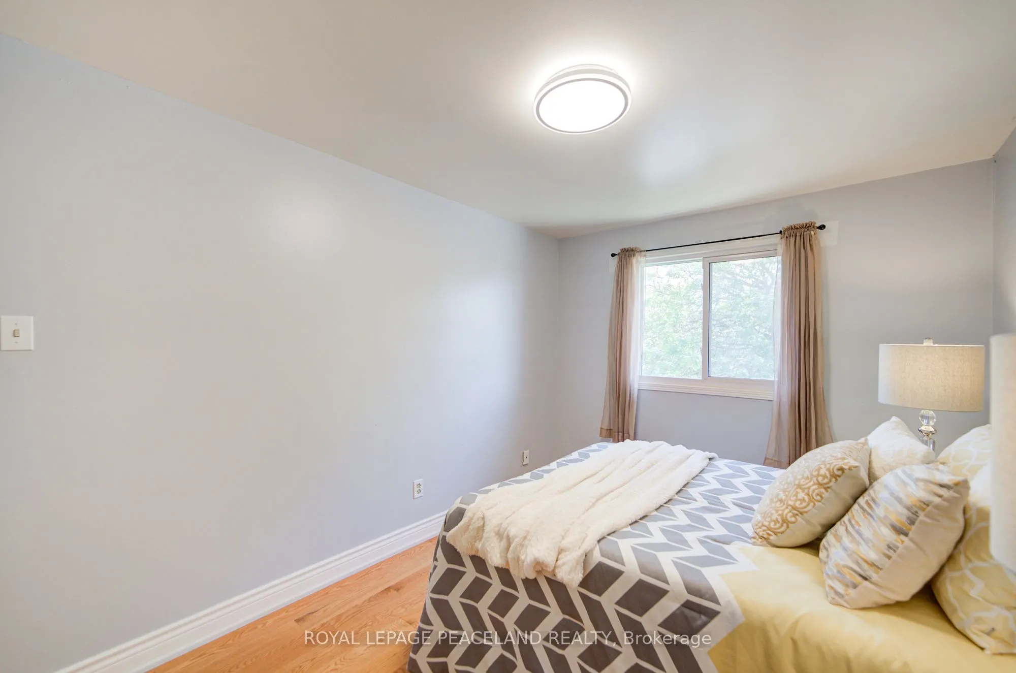 718 Eaglemount Crescent