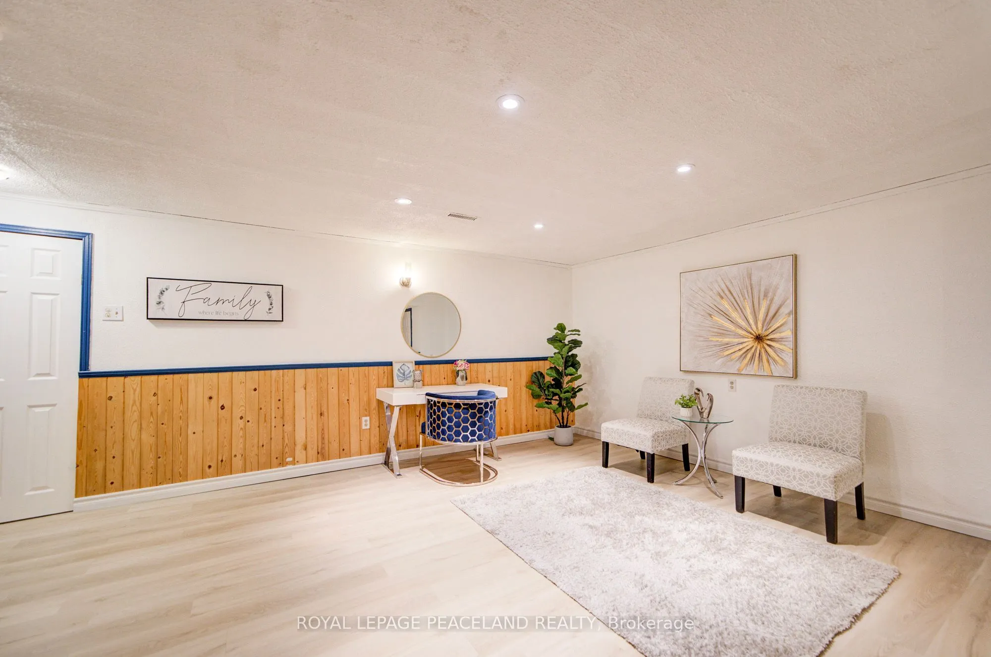 718 Eaglemount Crescent