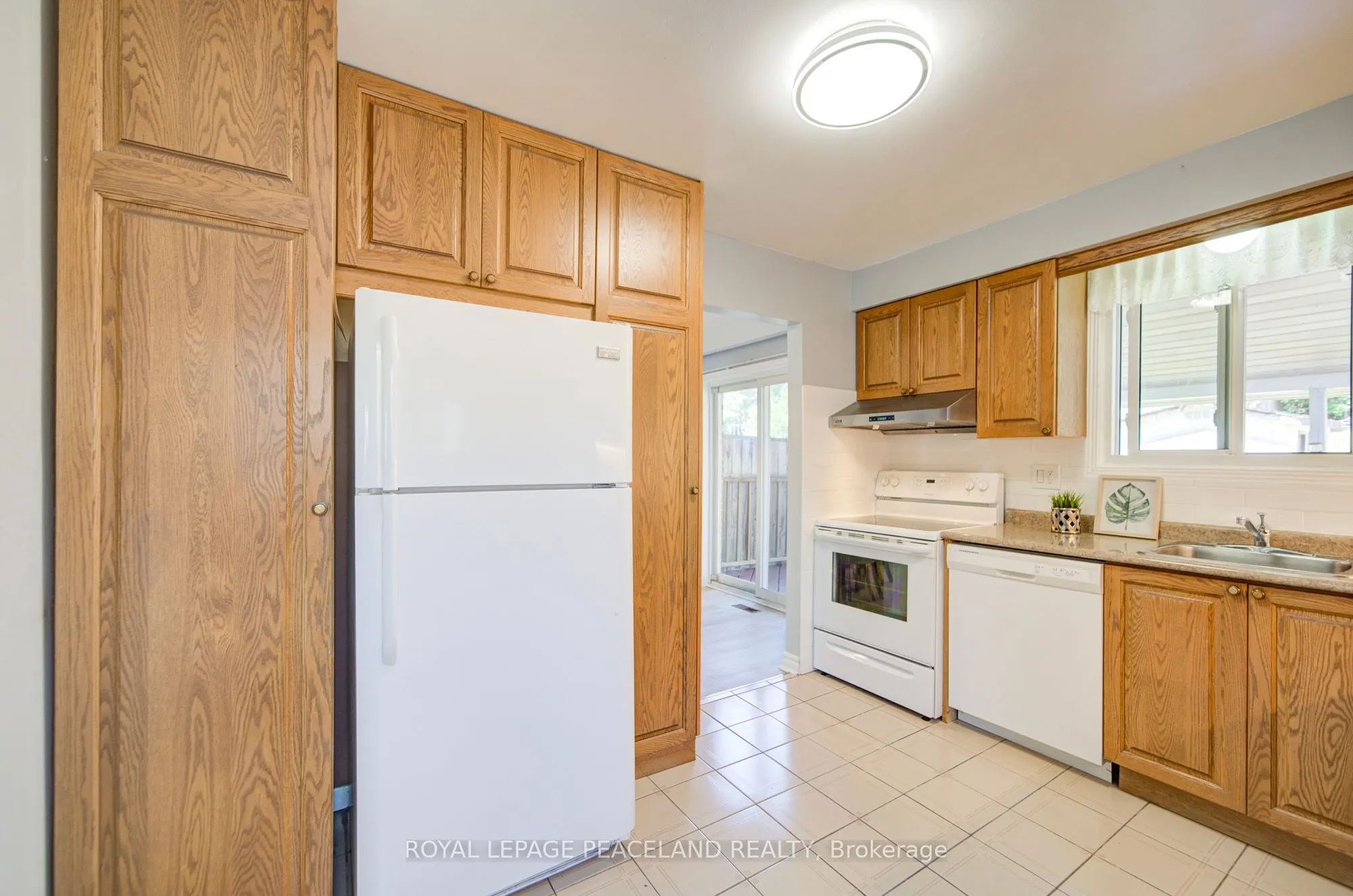 718 Eaglemount Crescent