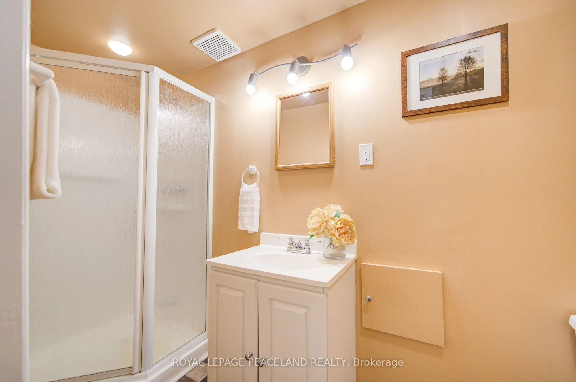 718 Eaglemount Crescent