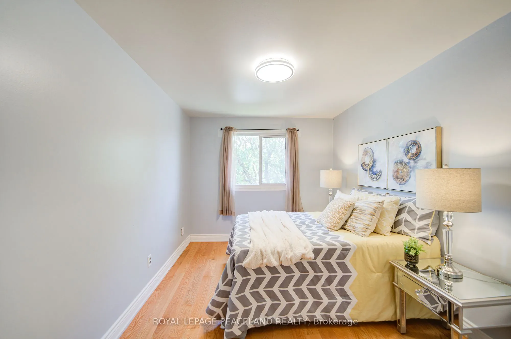 718 Eaglemount Crescent