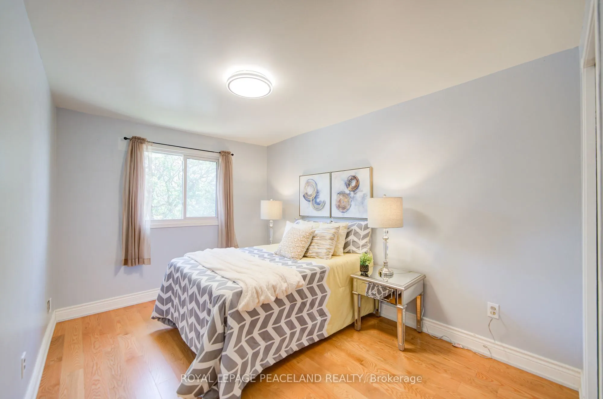 718 Eaglemount Crescent