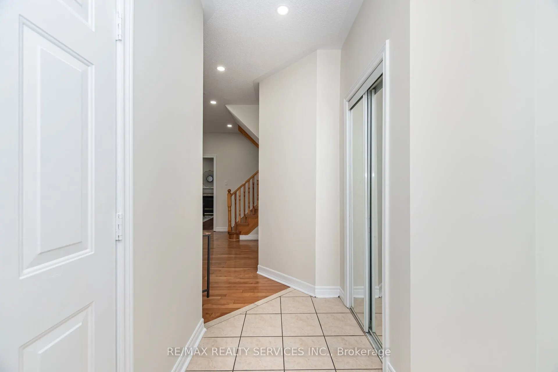 7 Blue Diamond Drive