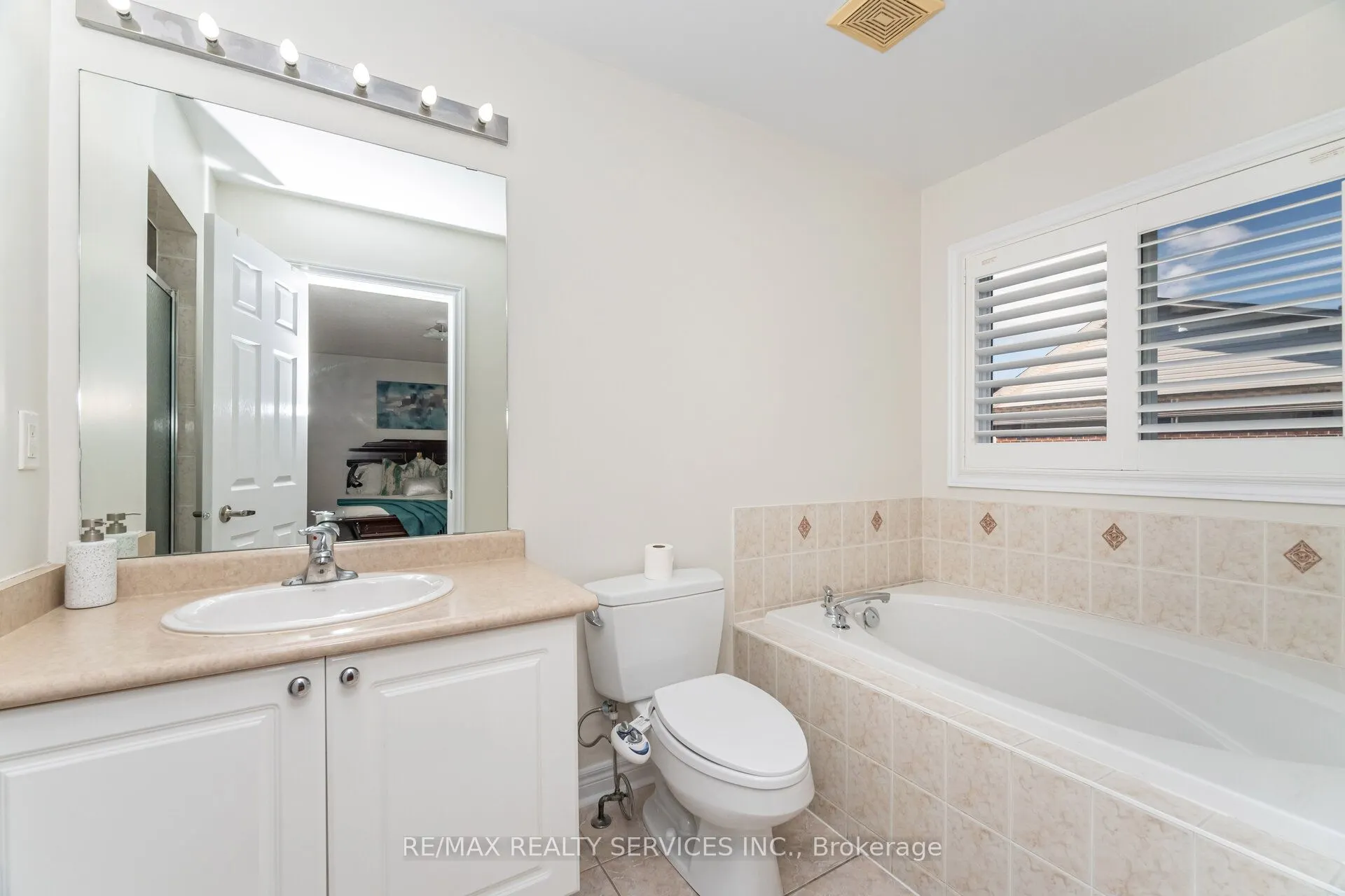 7 Blue Diamond Drive