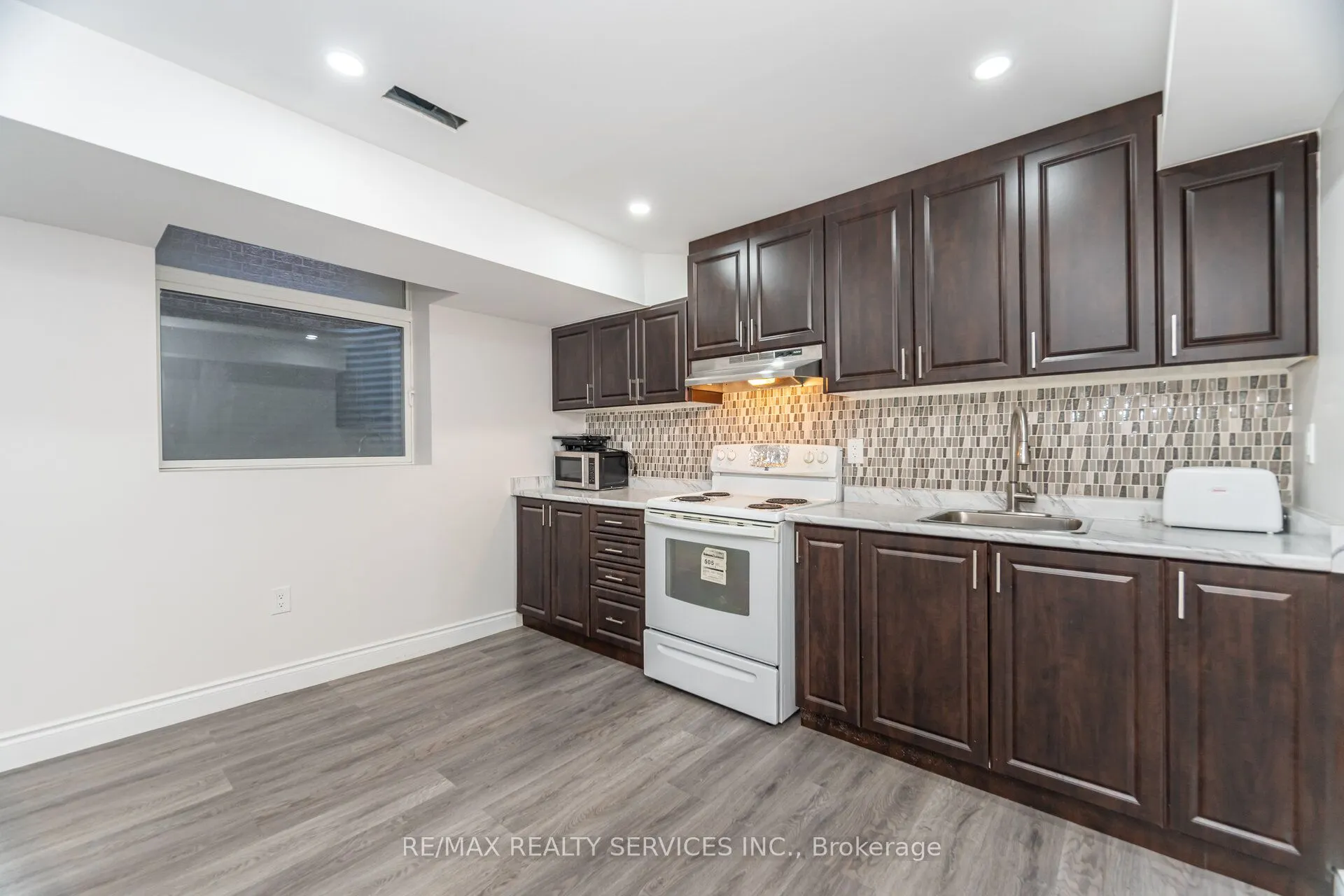 7 Blue Diamond Drive