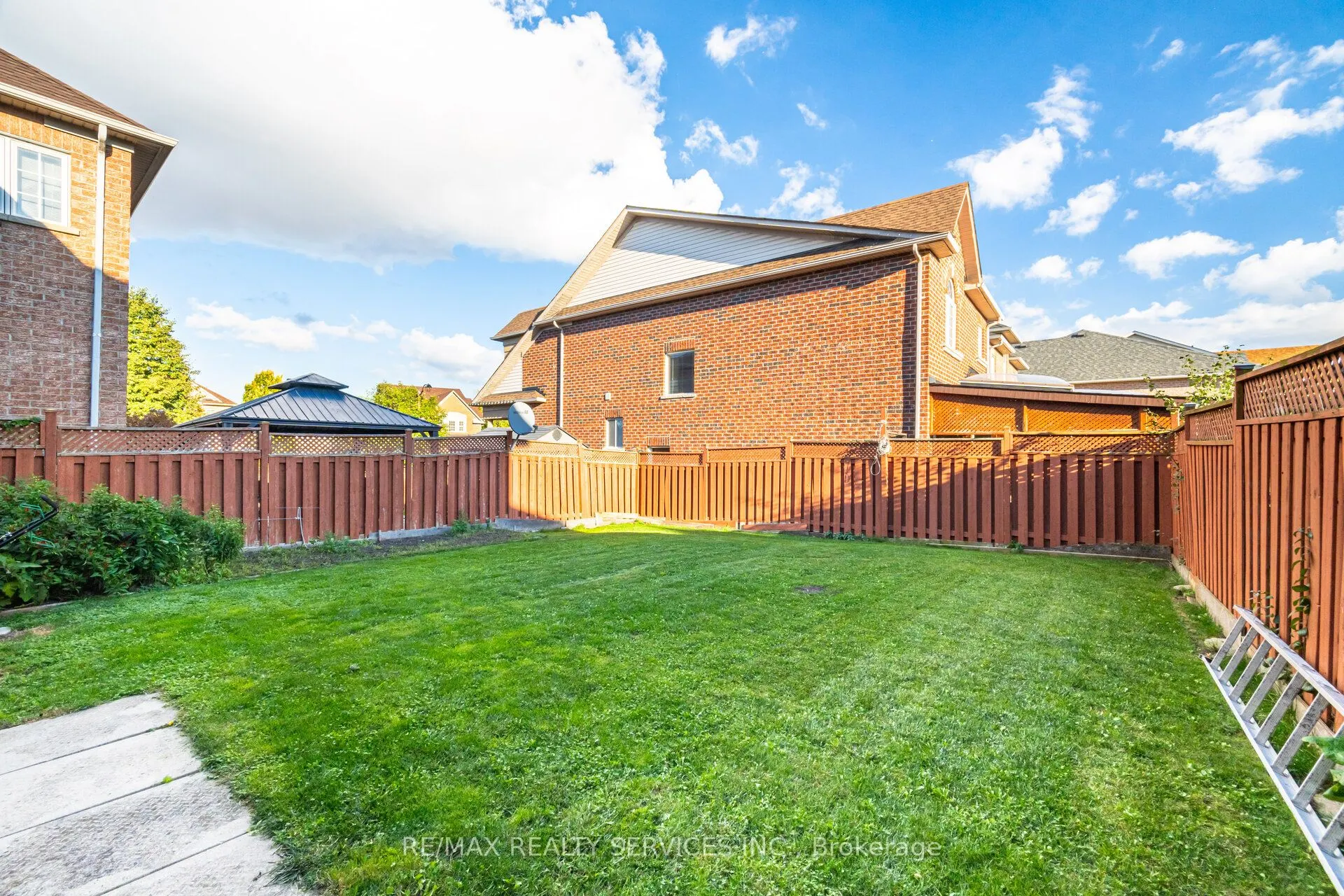 7 Blue Diamond Drive