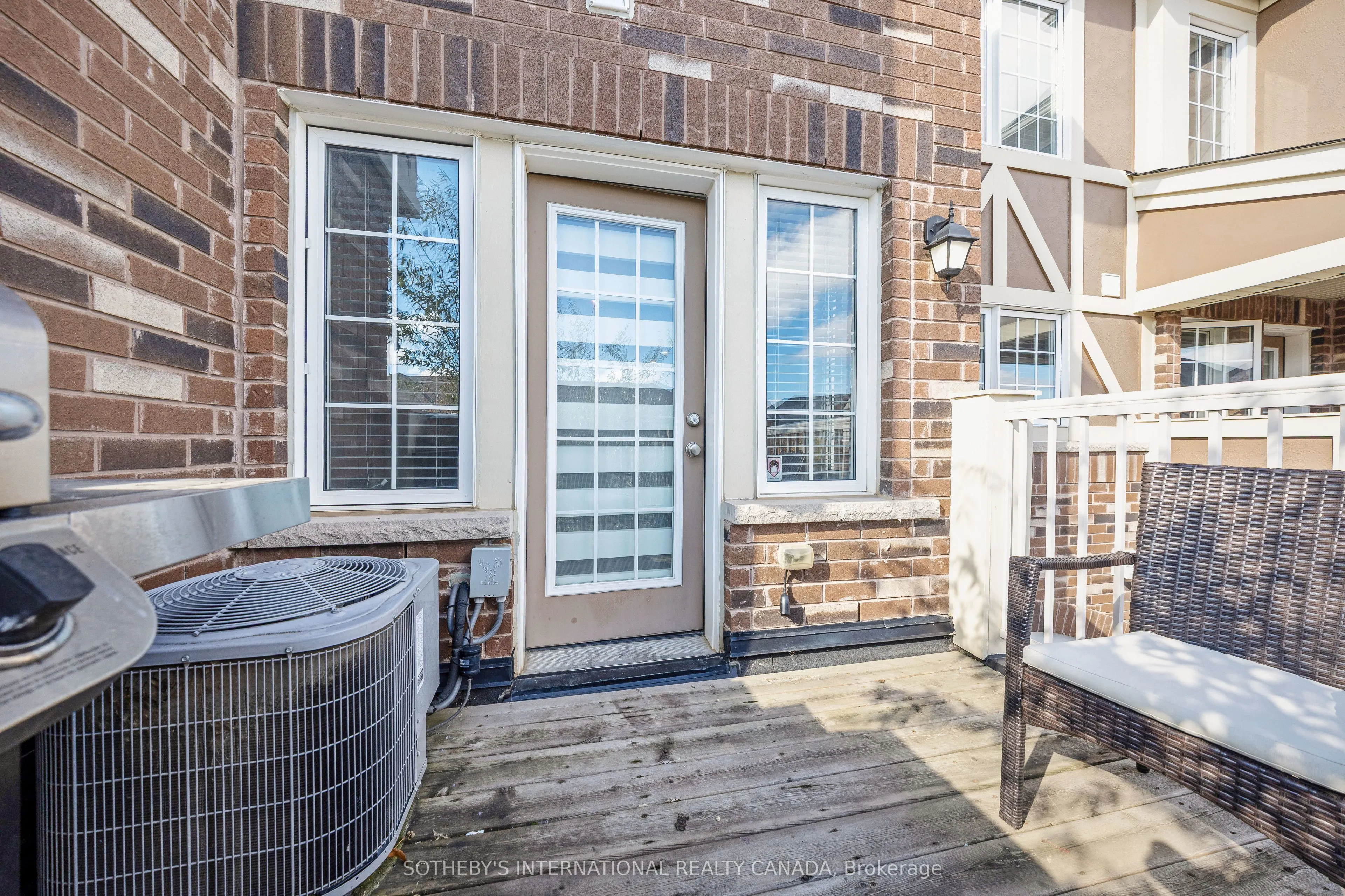 1619 Gainer Crescent