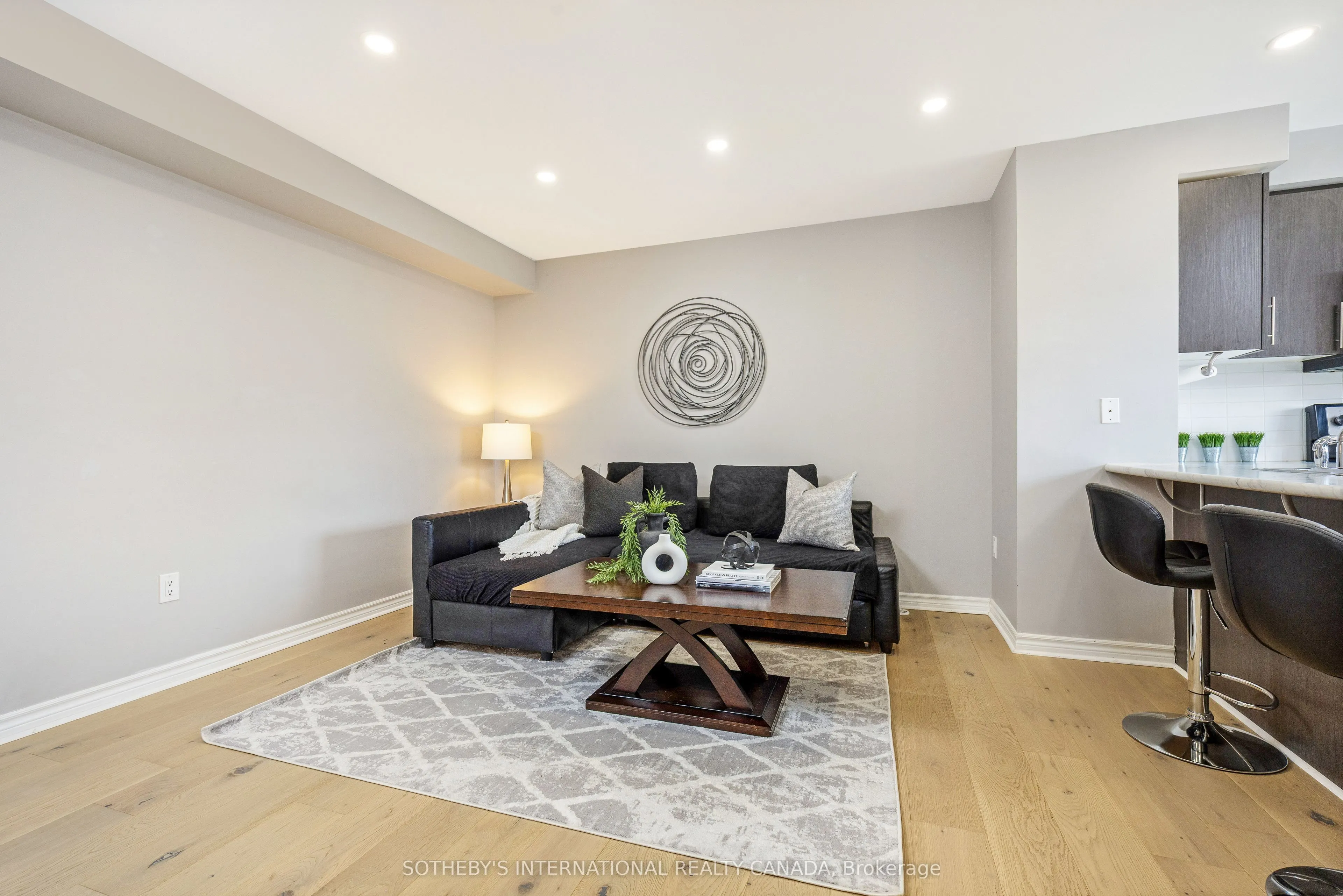 1619 Gainer Crescent