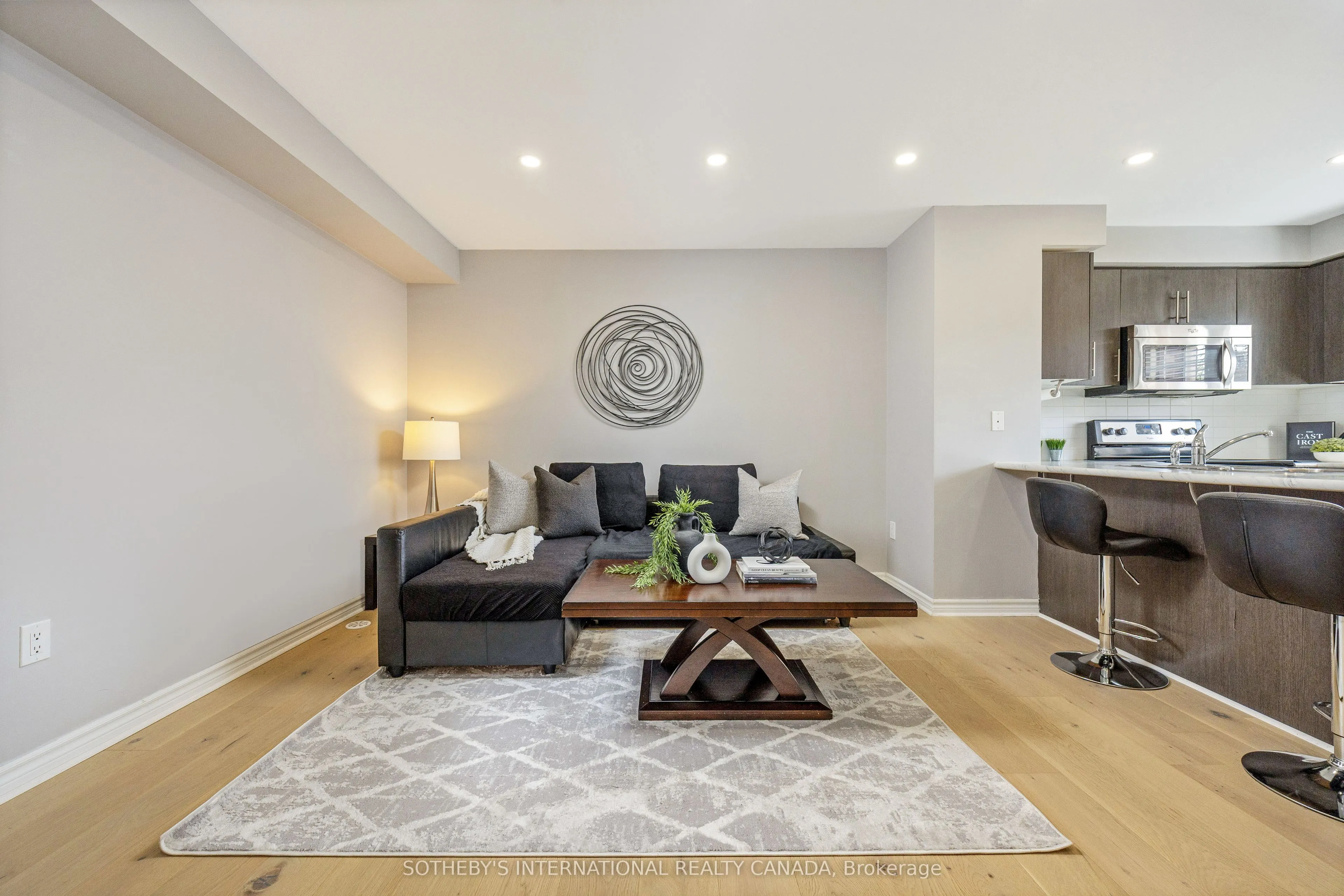 1619 Gainer Crescent