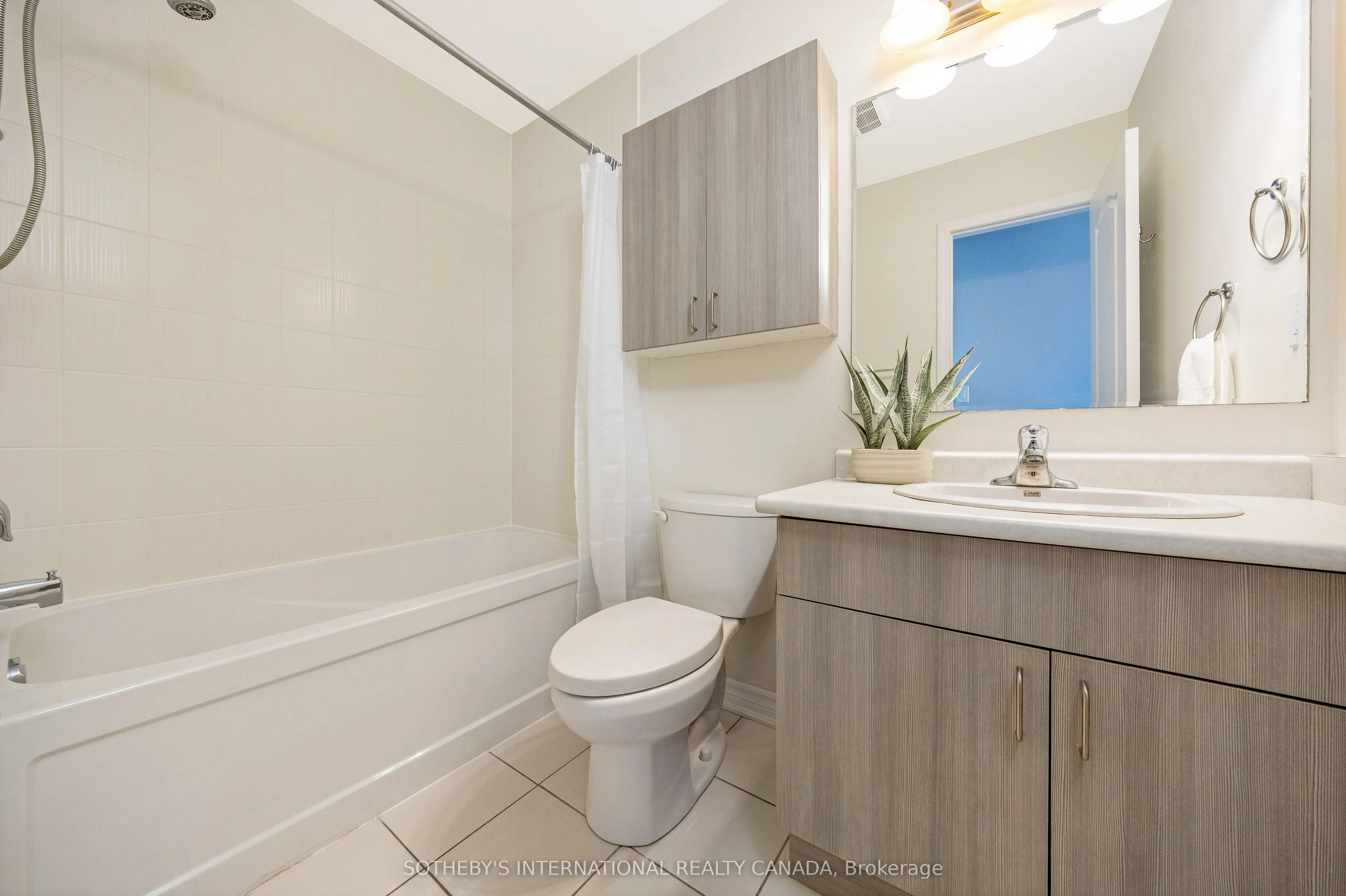 1619 Gainer Crescent