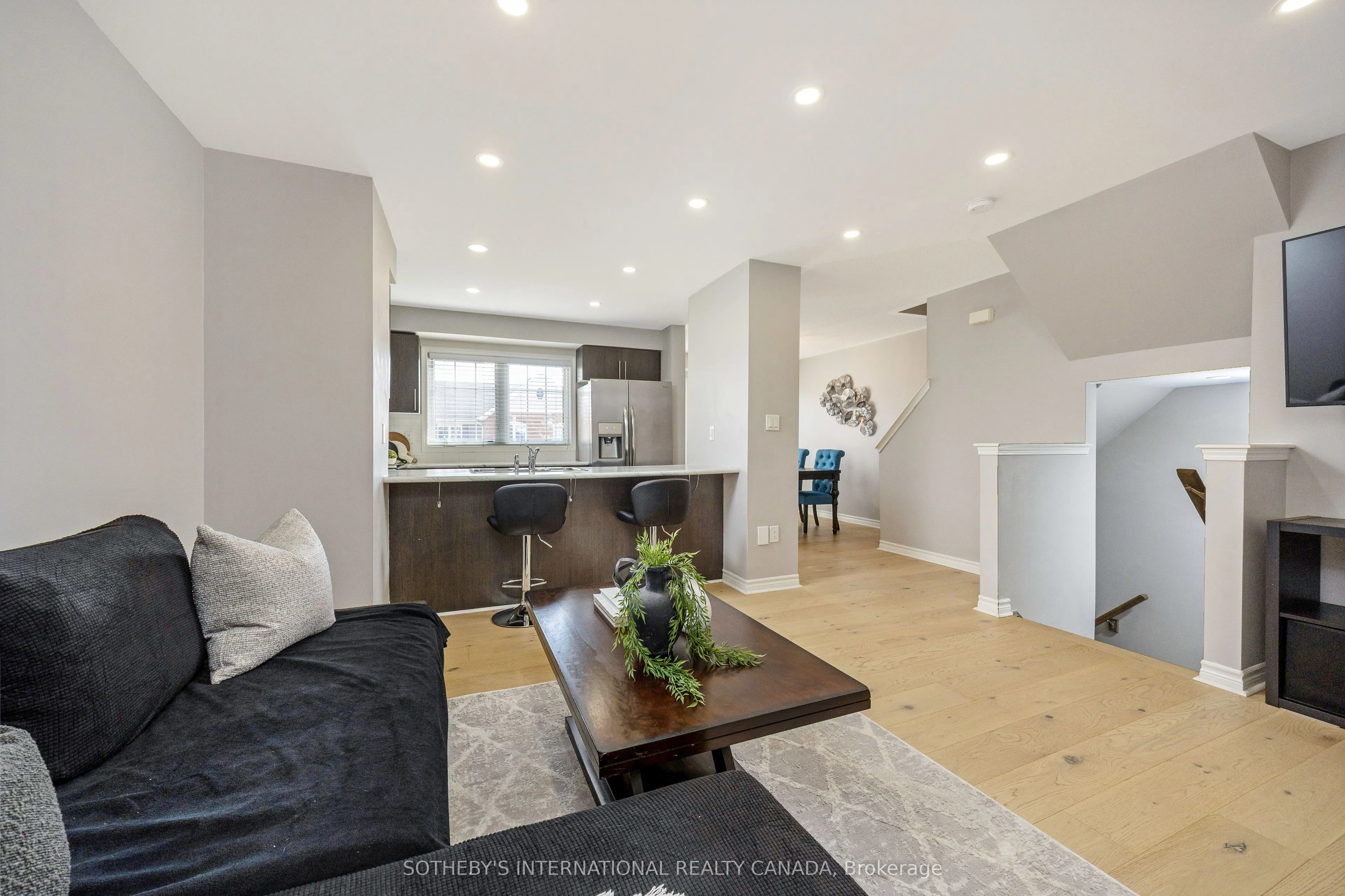 1619 Gainer Crescent