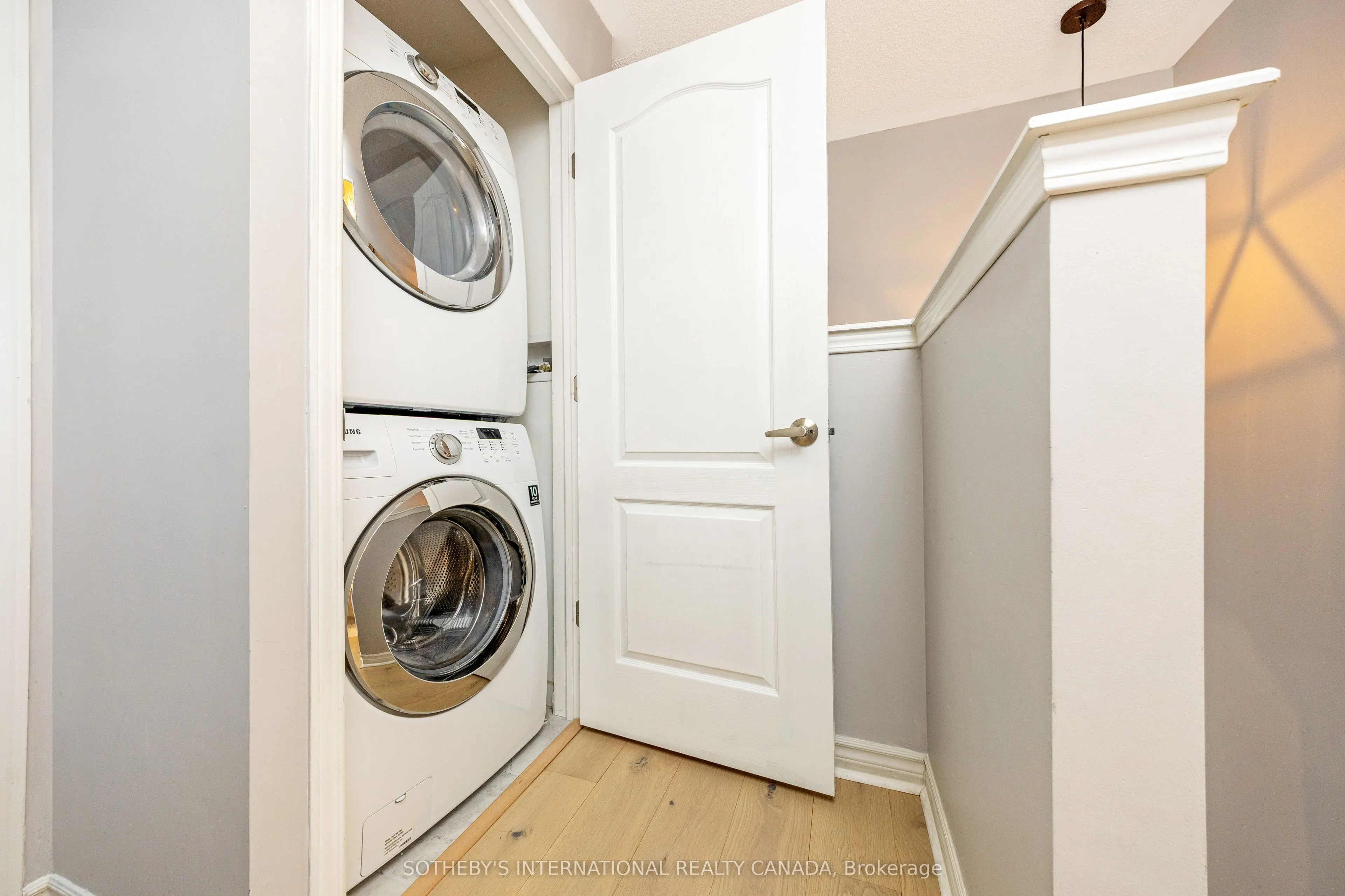 1619 Gainer Crescent