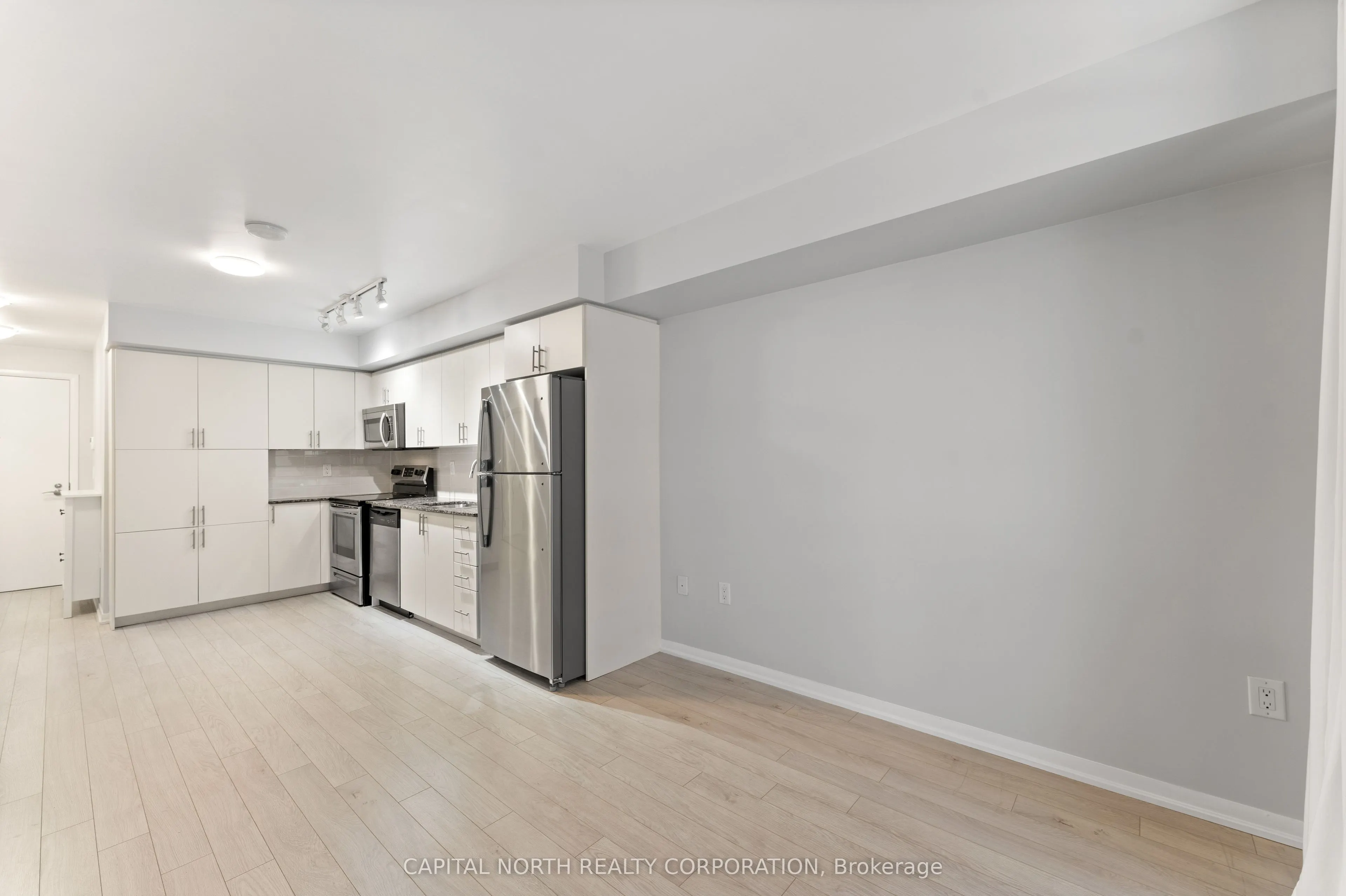 3091 Dufferin Street, #433