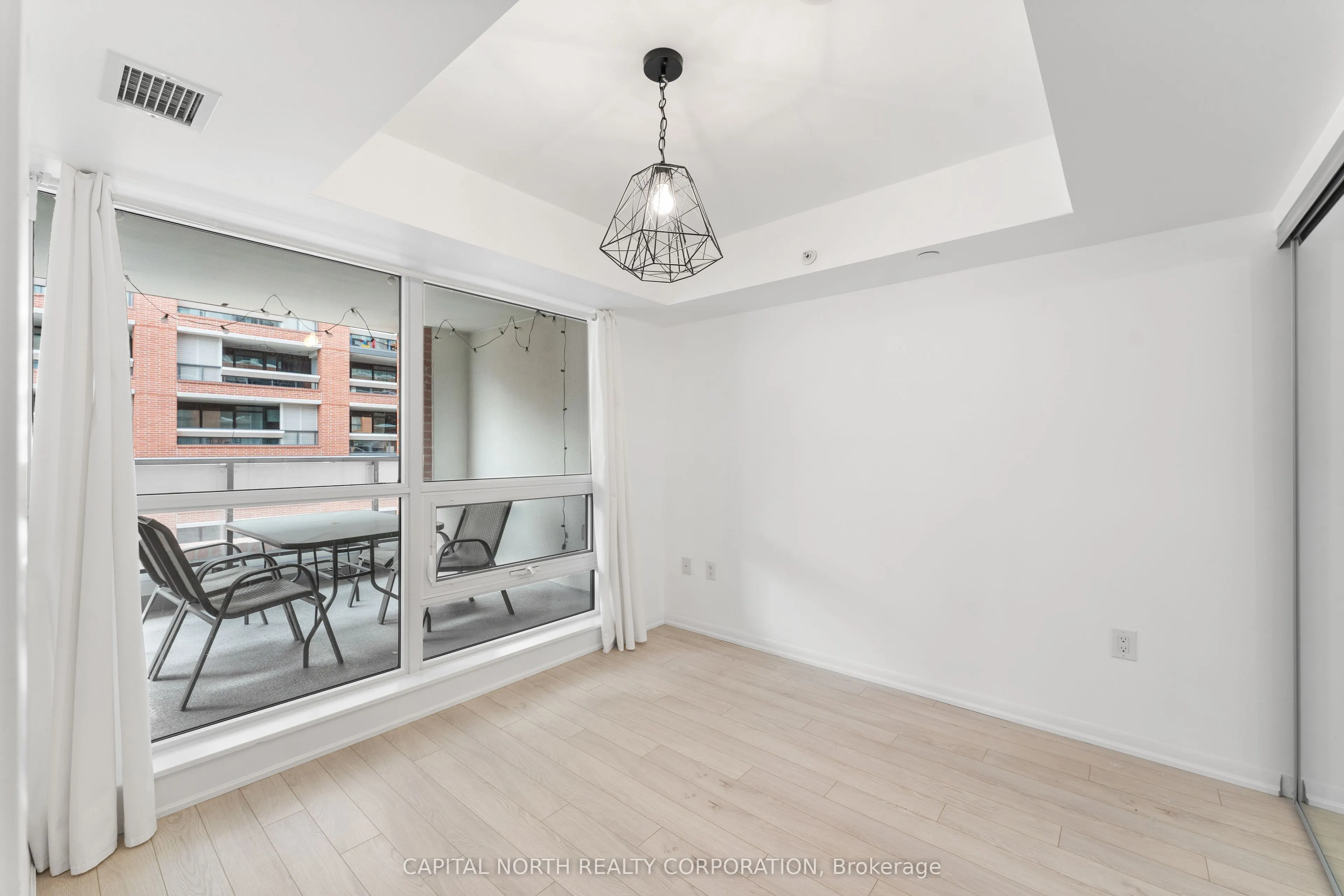 3091 Dufferin Street, #433