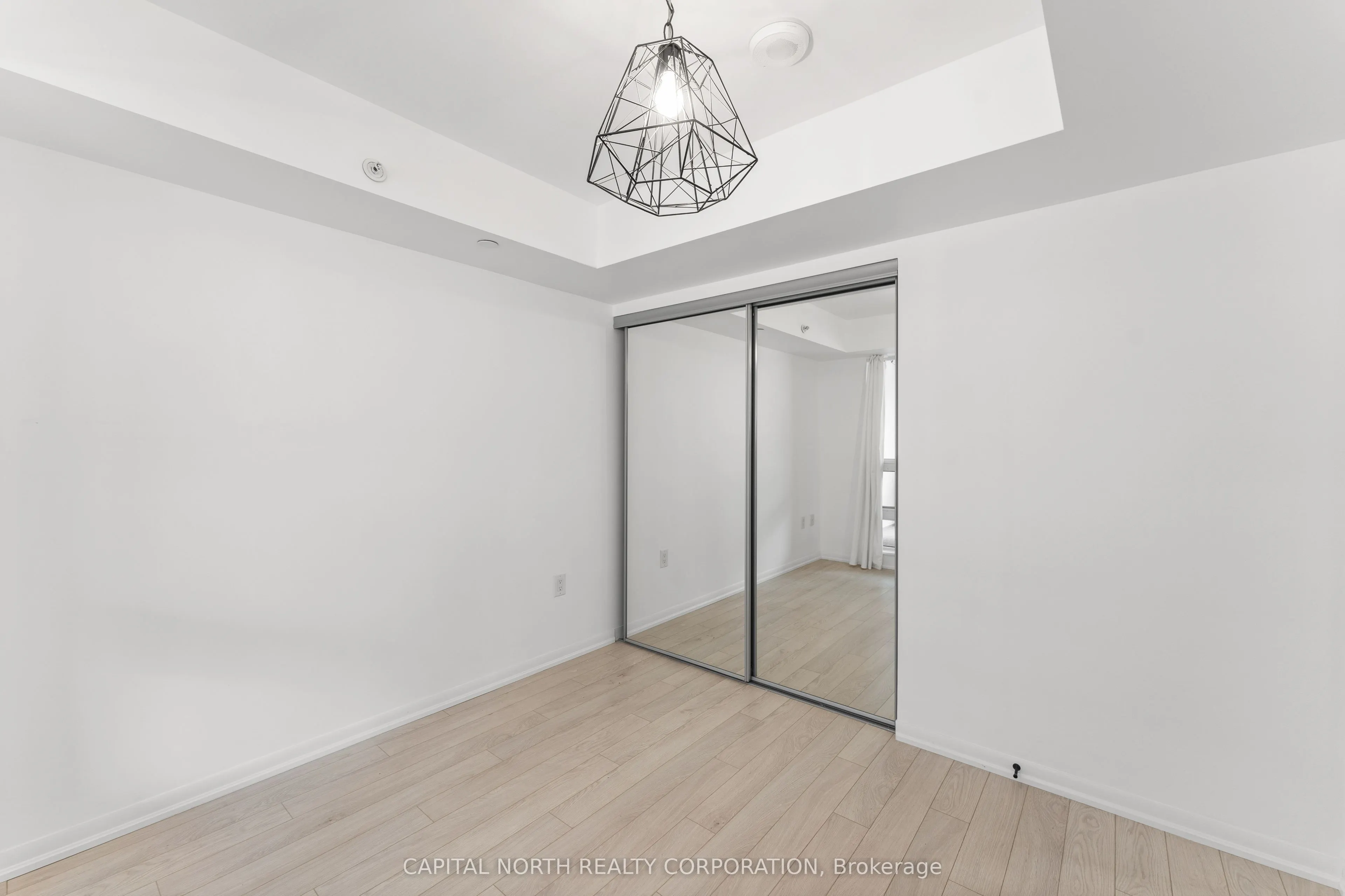 3091 Dufferin Street, #433