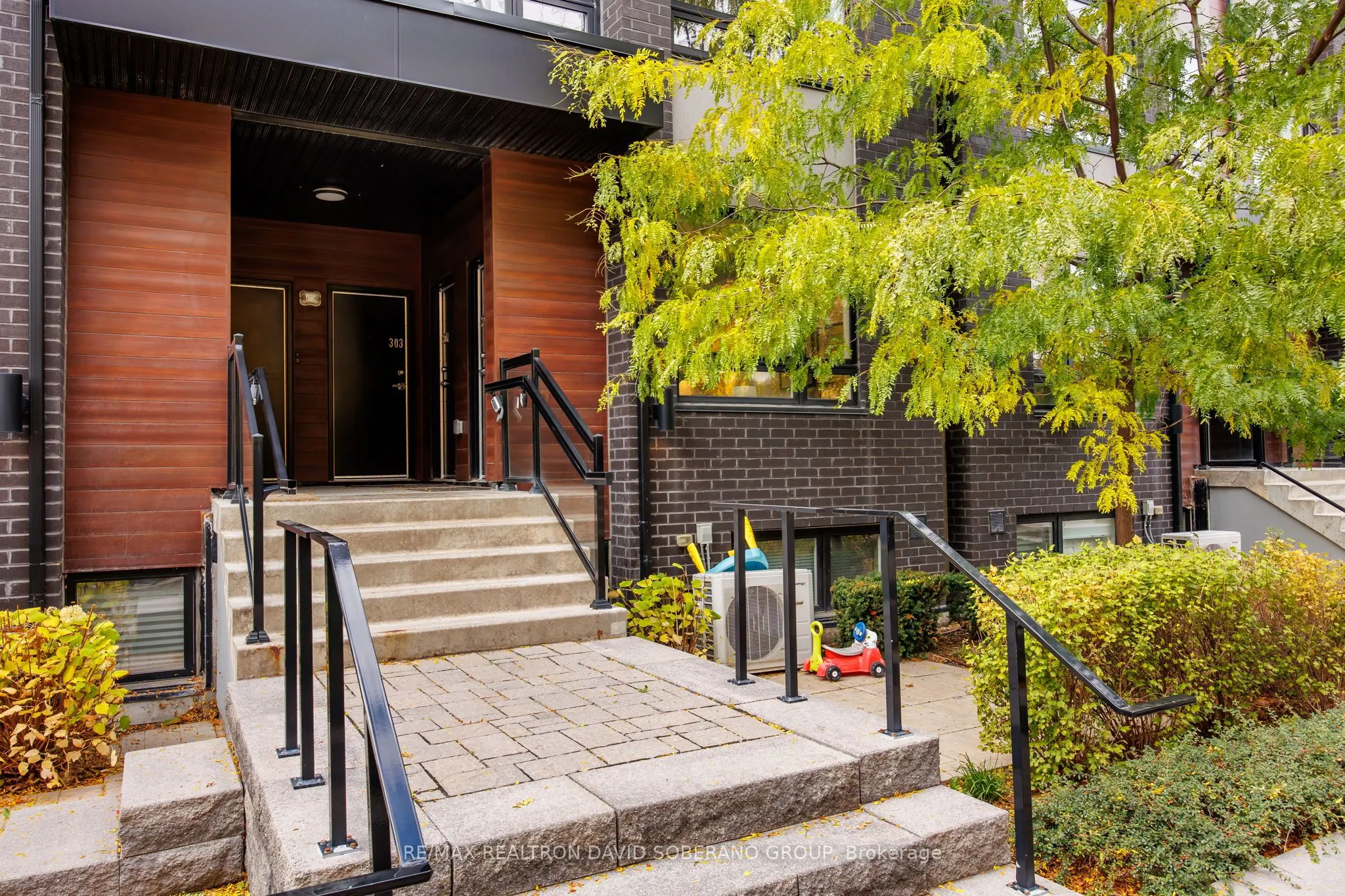 1120 Briar Hill Avenue, #202