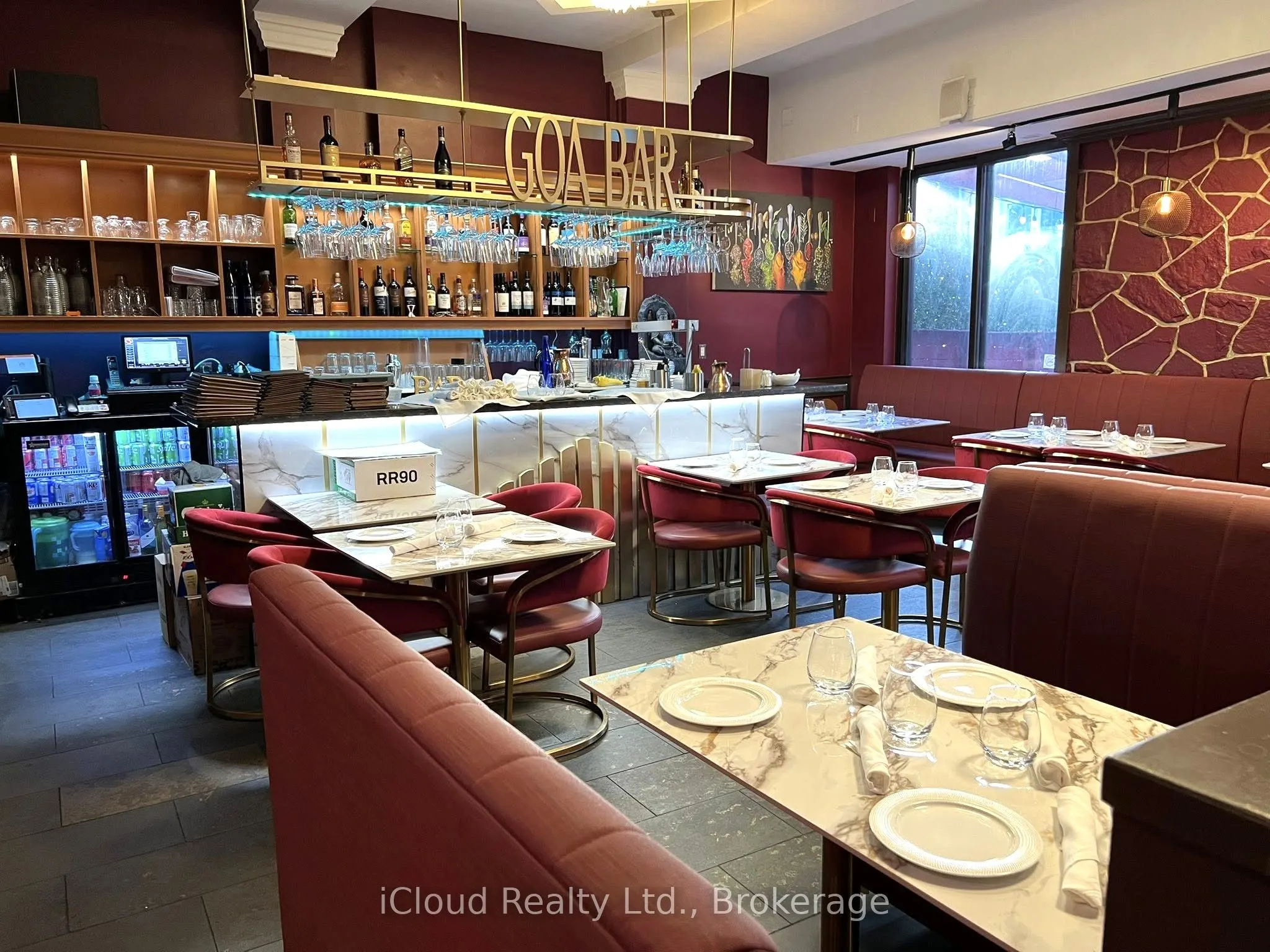 231 Lakeshore Road E