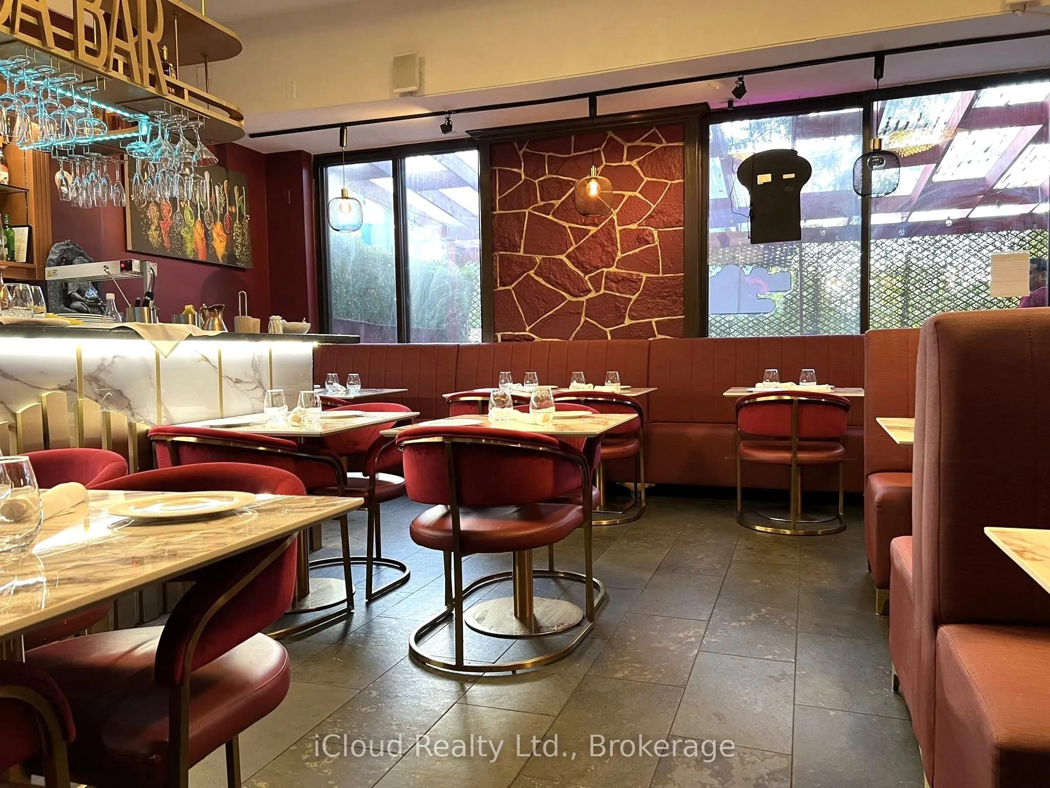 231 Lakeshore Road E