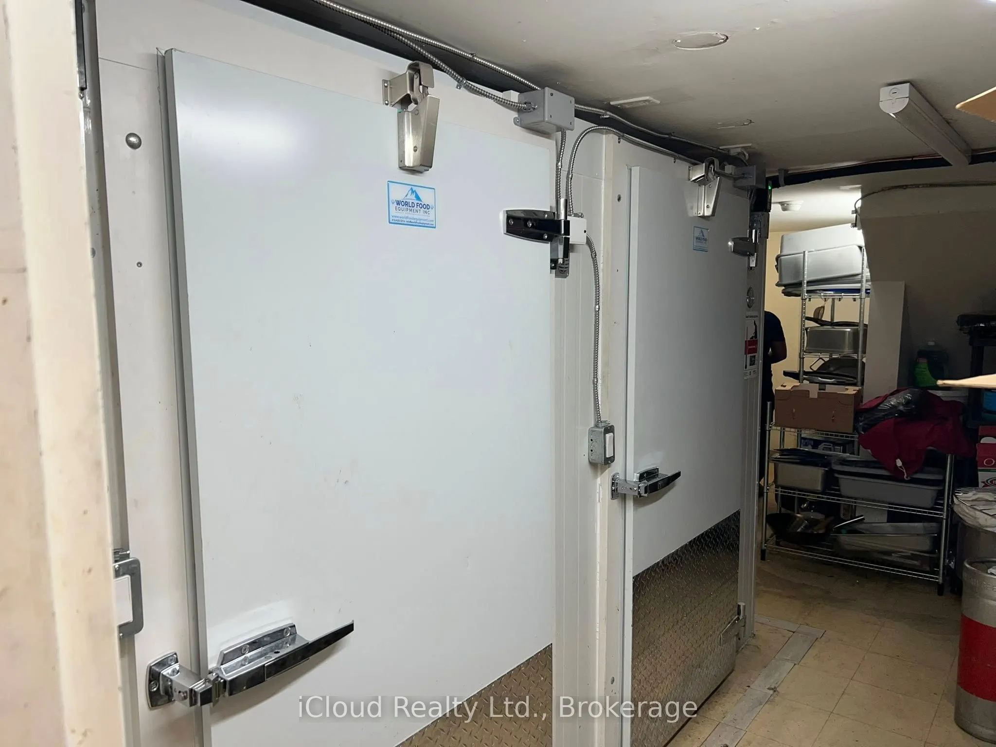 231 Lakeshore Road E