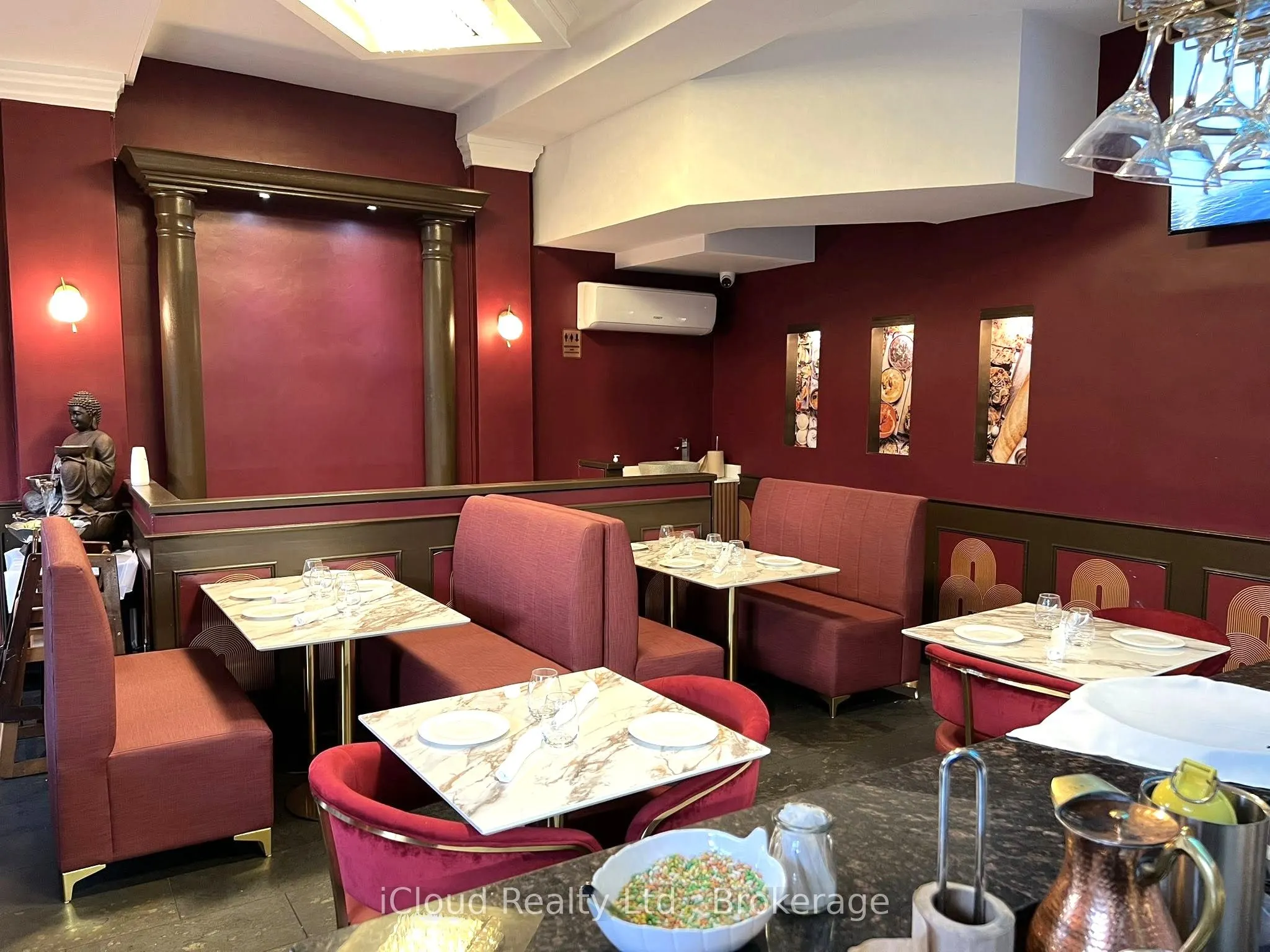 231 Lakeshore Road E