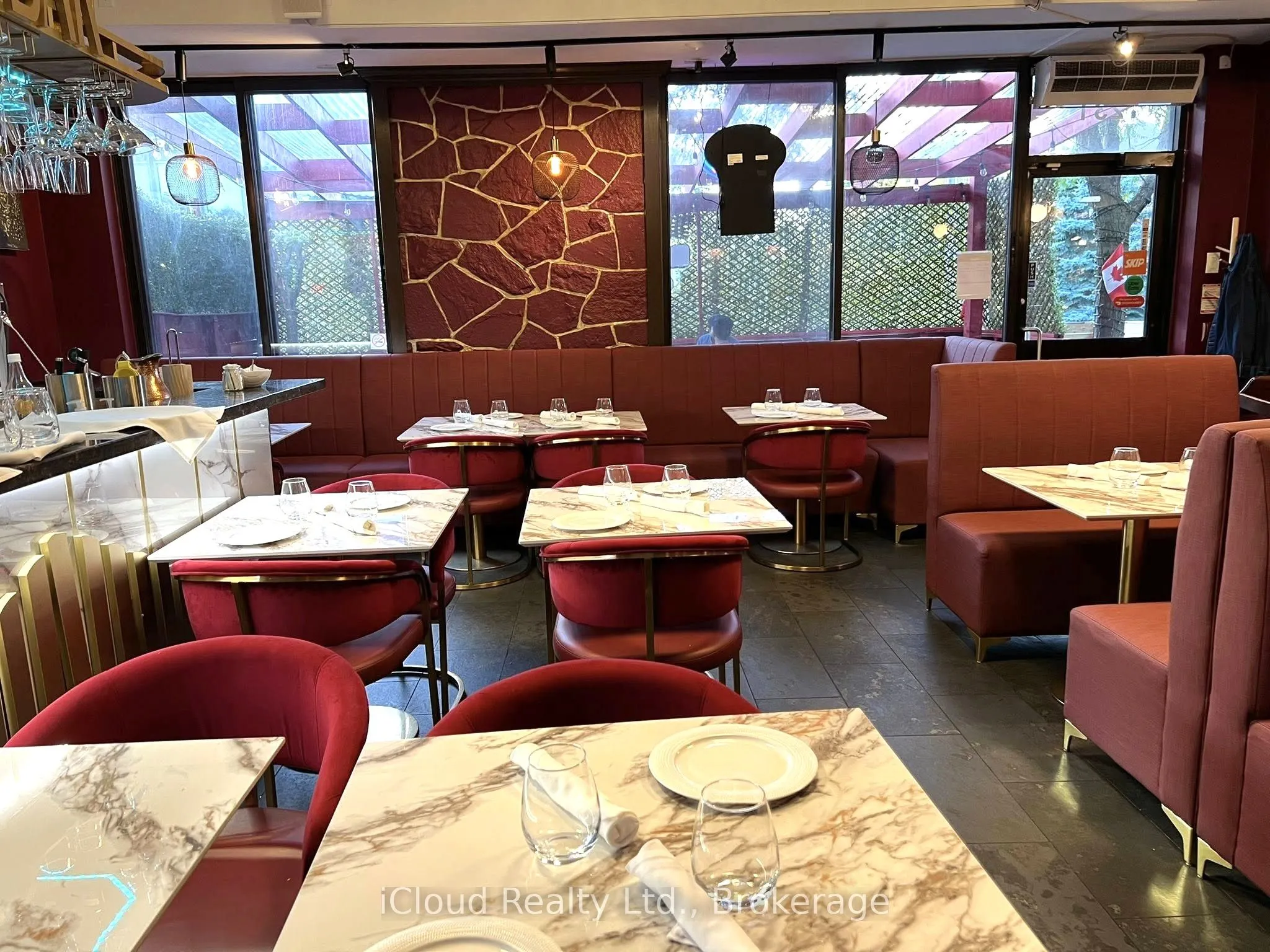 231 Lakeshore Road E