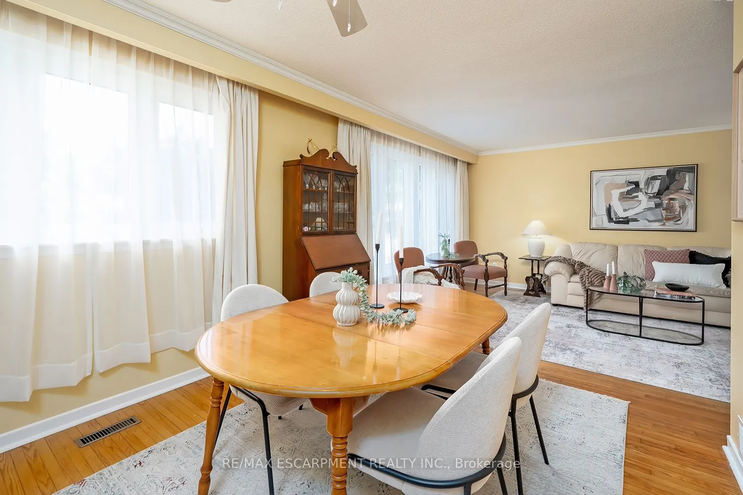 652 Ardleigh Crescent