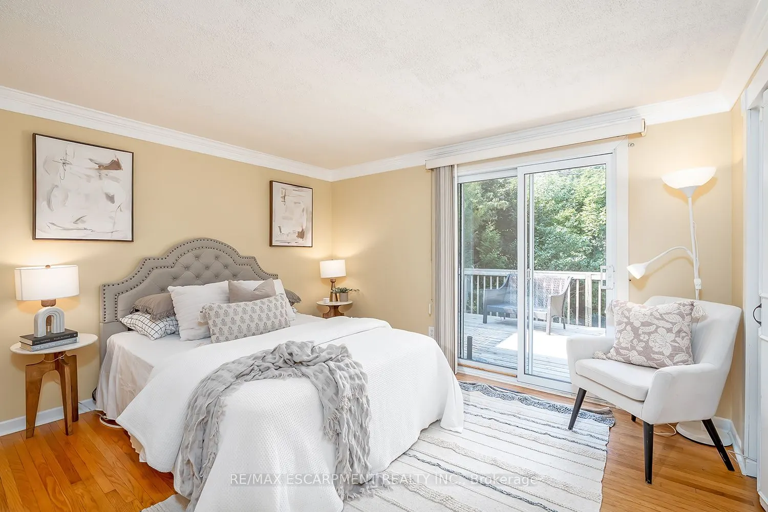 652 Ardleigh Crescent