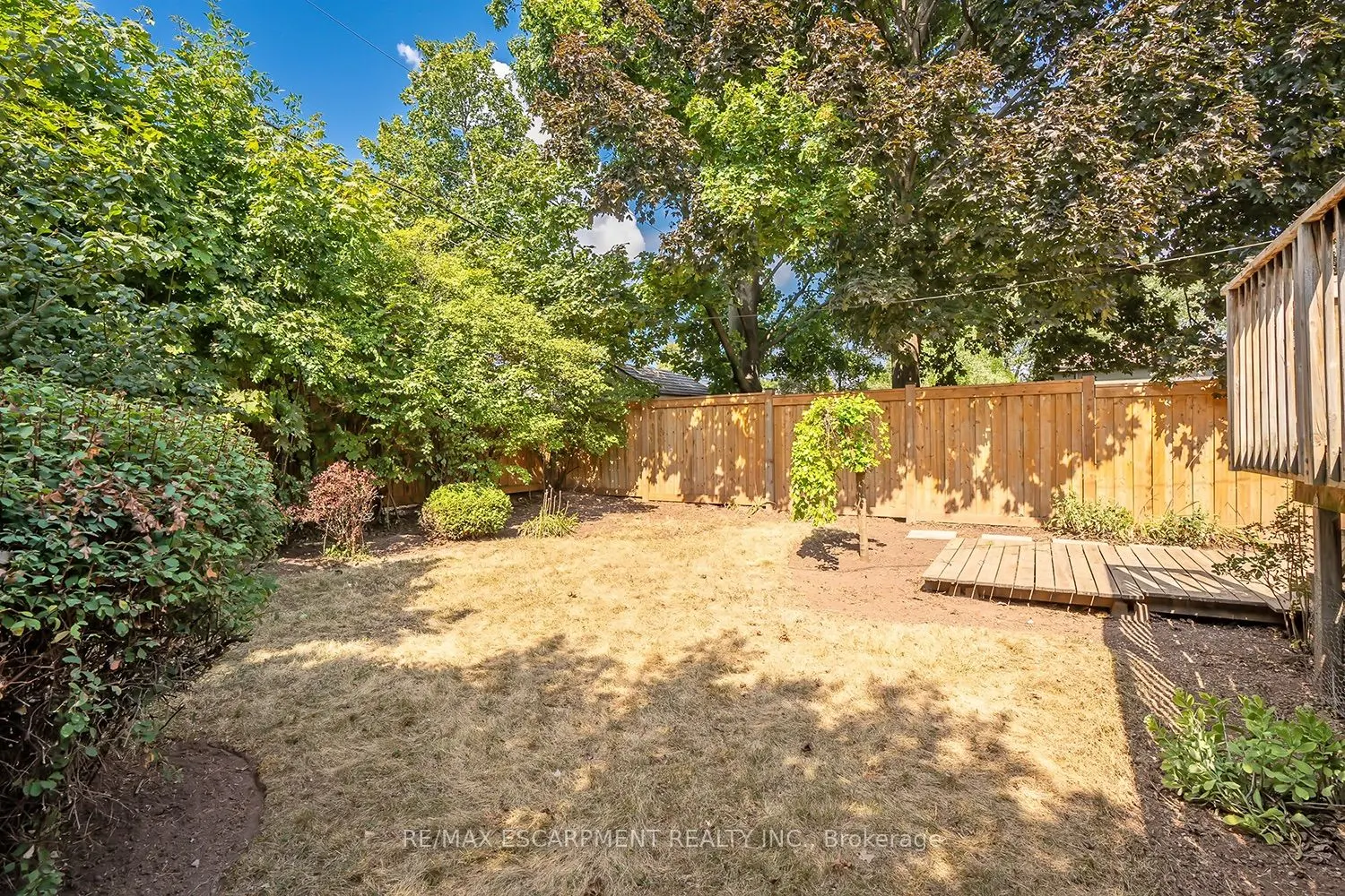 652 Ardleigh Crescent