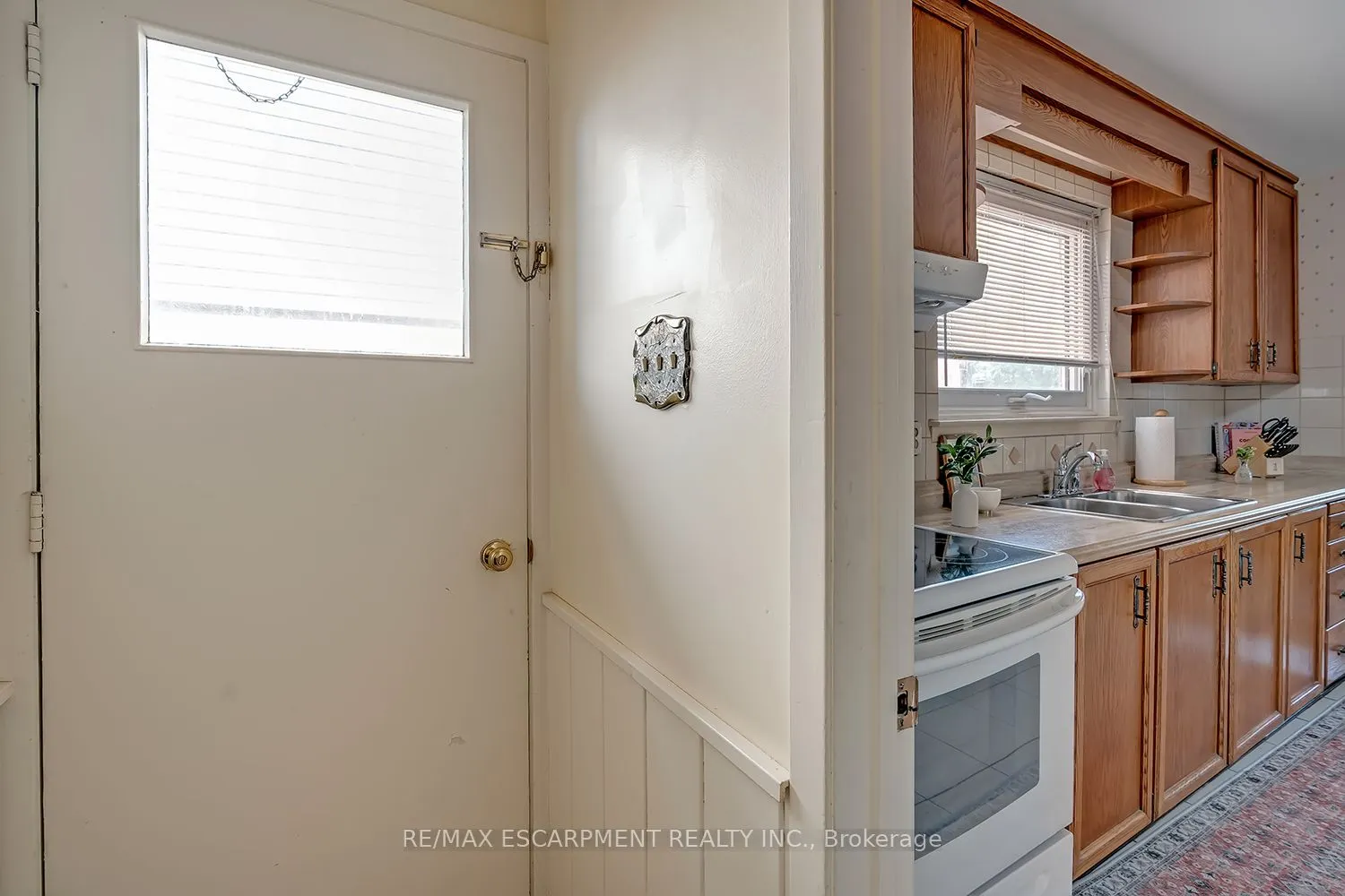 652 Ardleigh Crescent