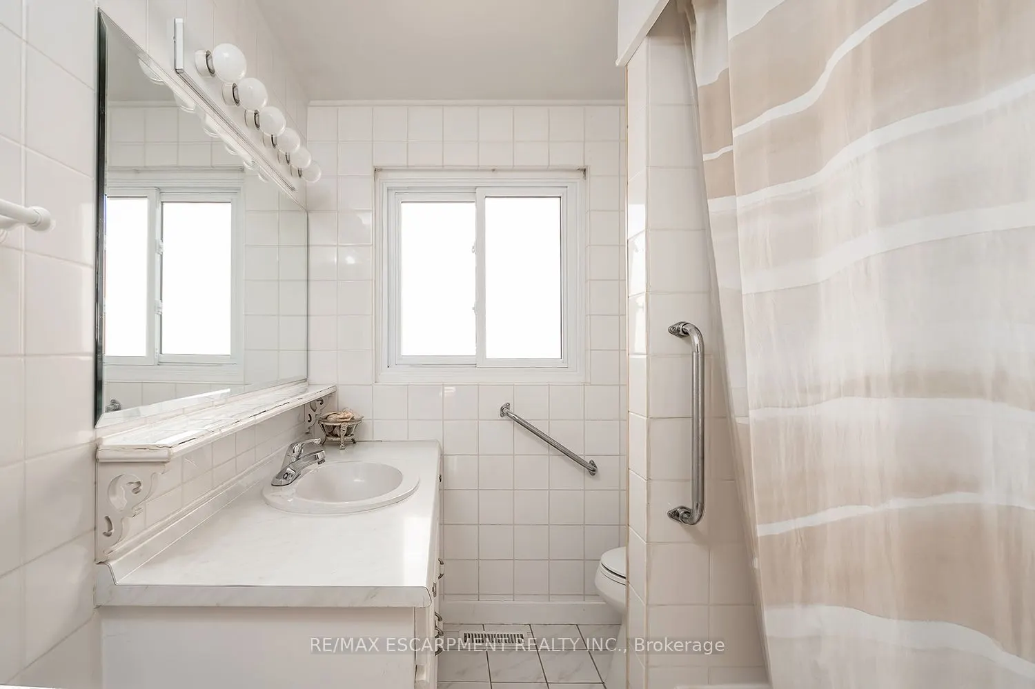 652 Ardleigh Crescent