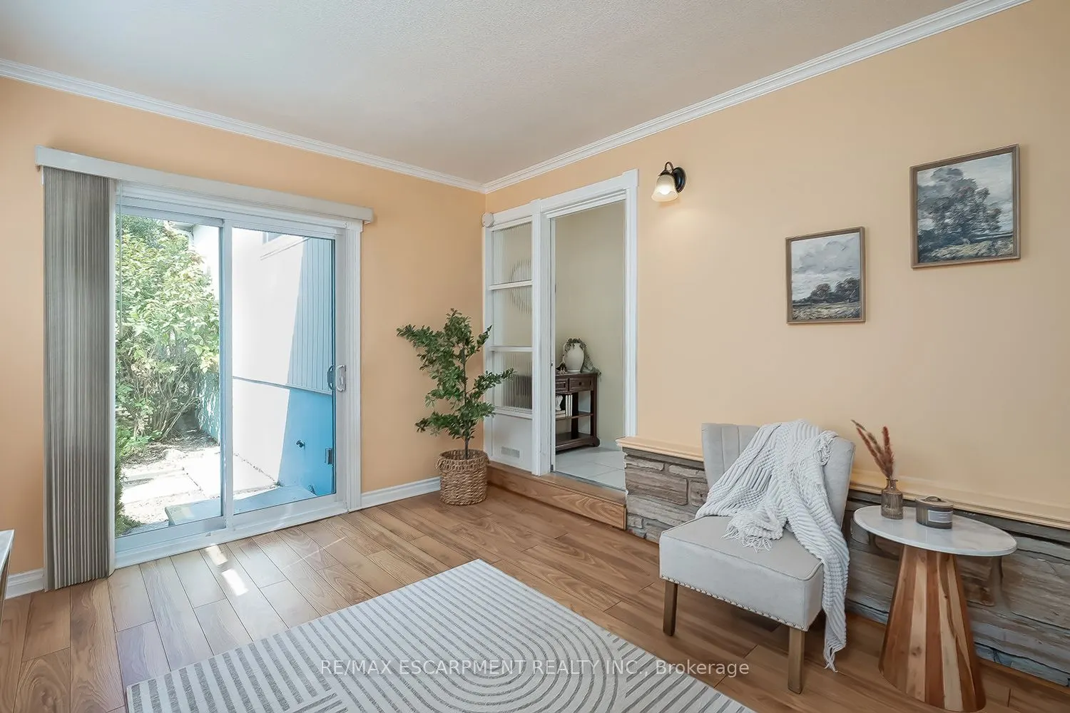 652 Ardleigh Crescent