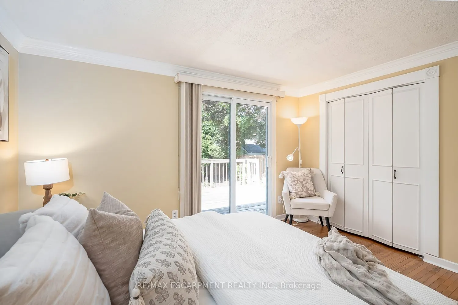 652 Ardleigh Crescent