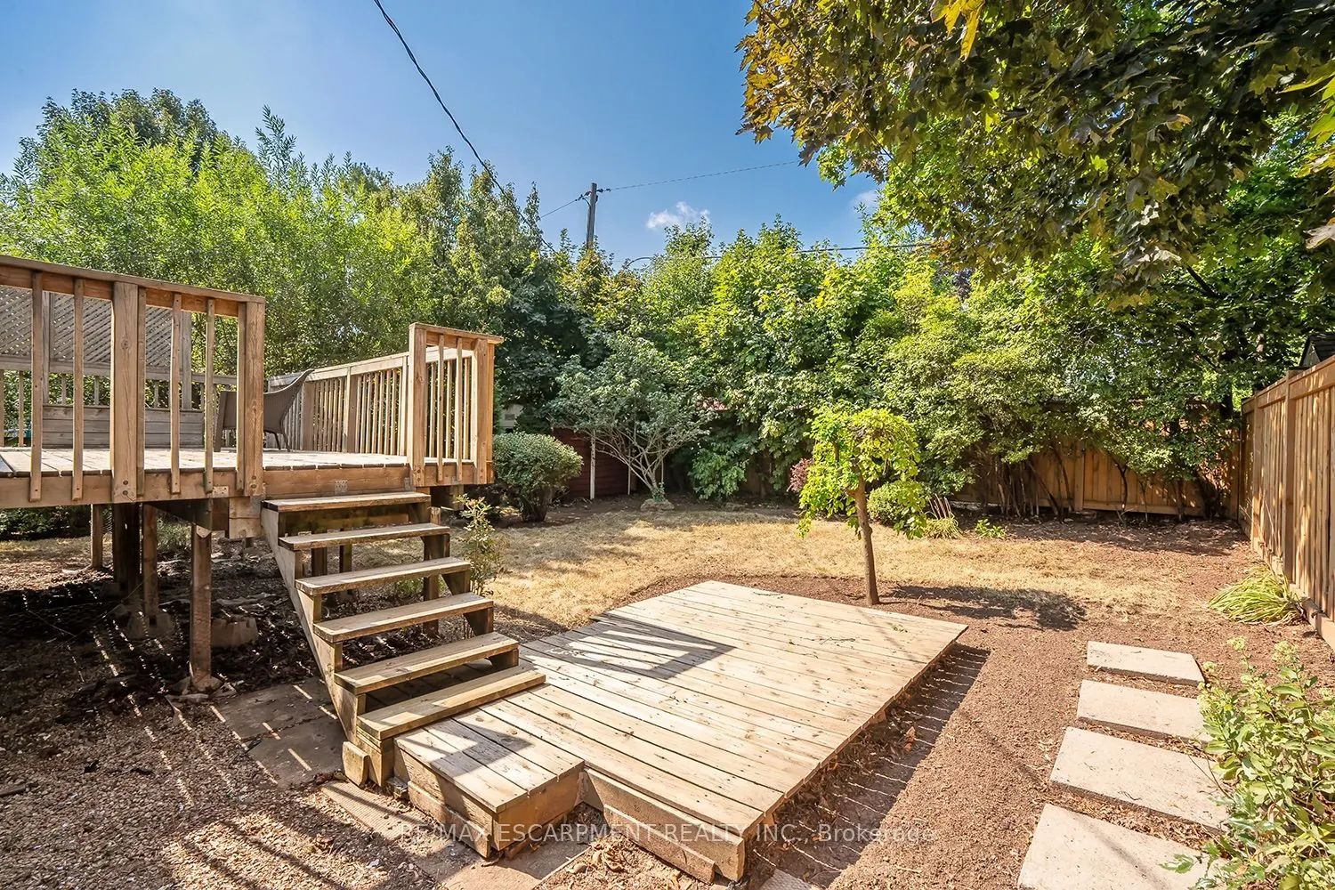 652 Ardleigh Crescent