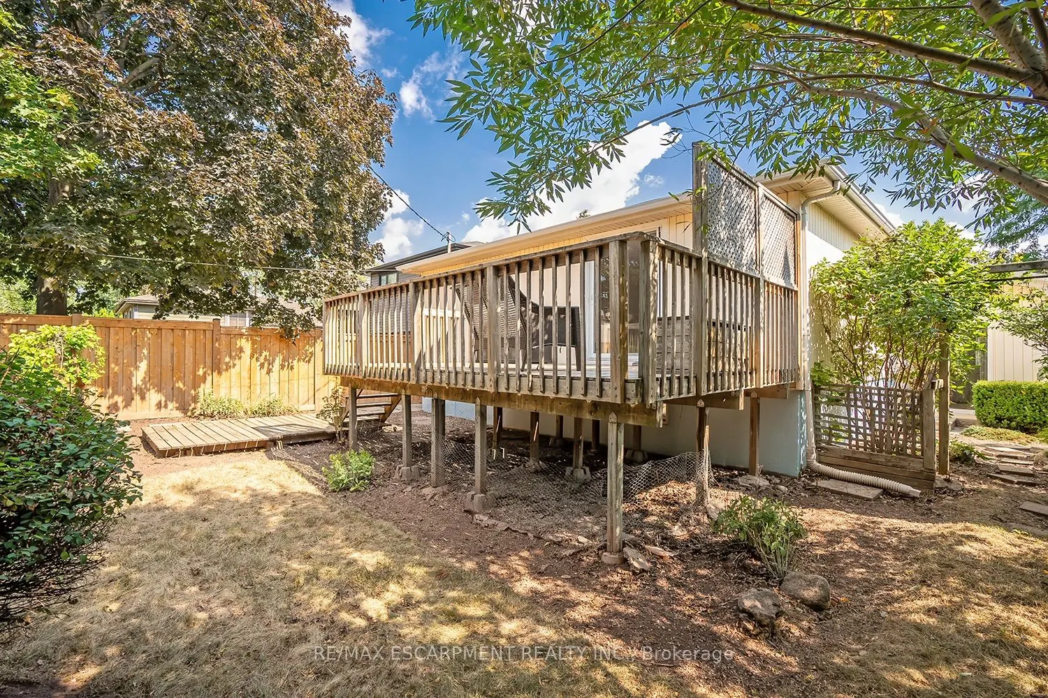 652 Ardleigh Crescent