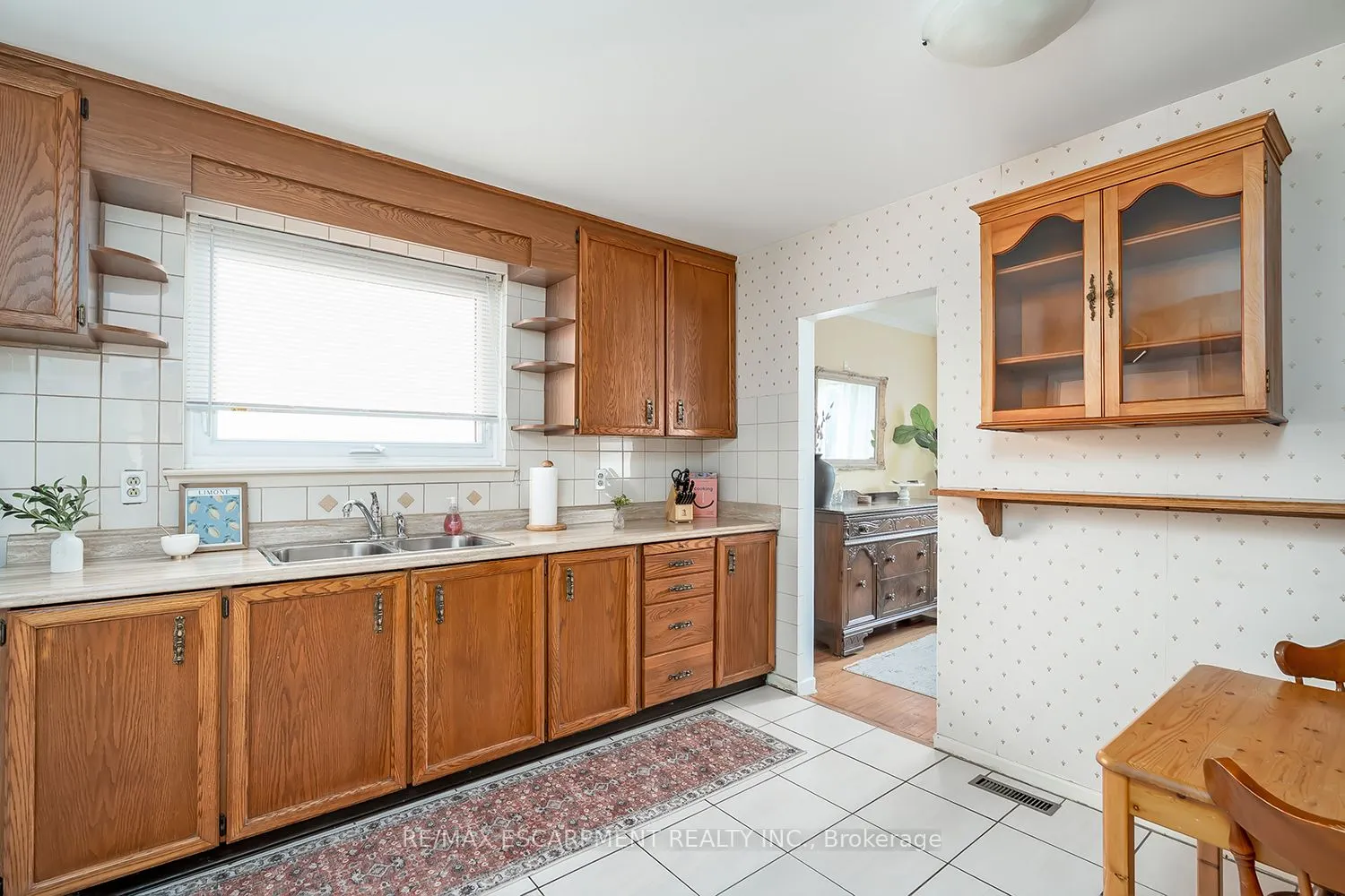 652 Ardleigh Crescent