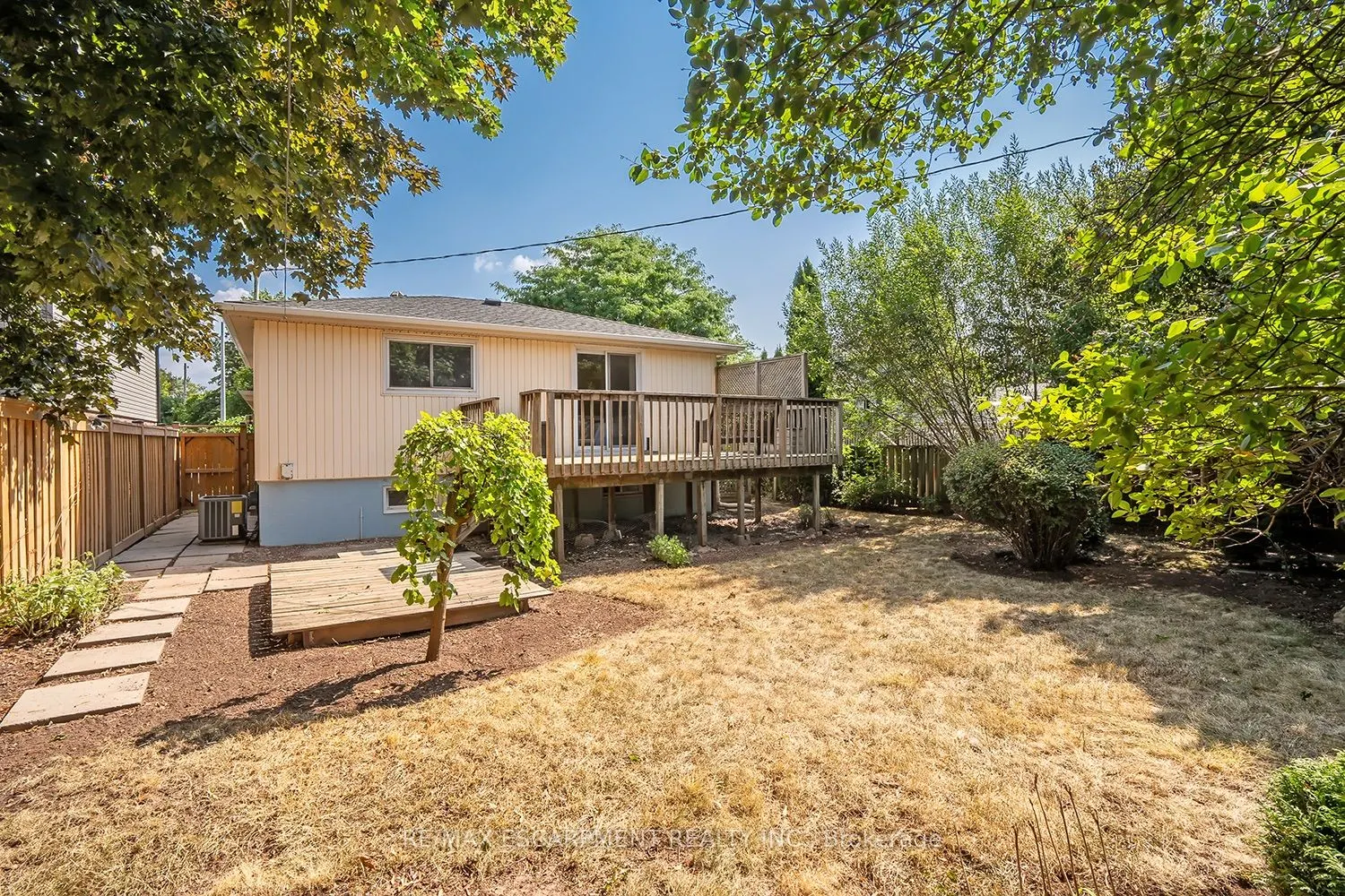 652 Ardleigh Crescent