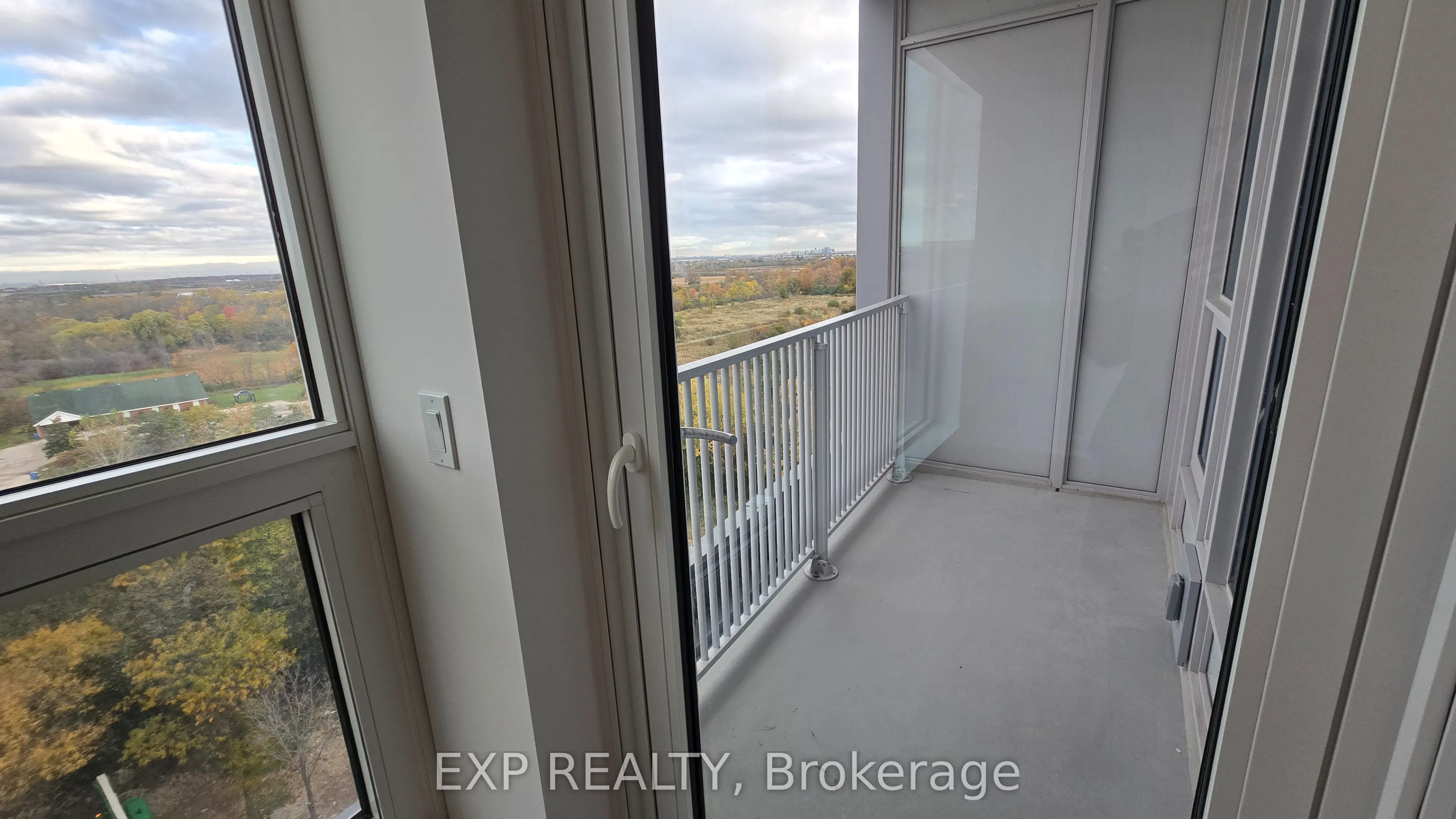 3240 William Colston Avenue, #1112