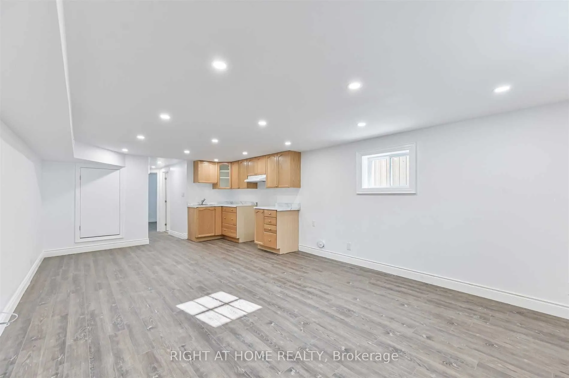 518 Silverthorn Avenue, #LOWER