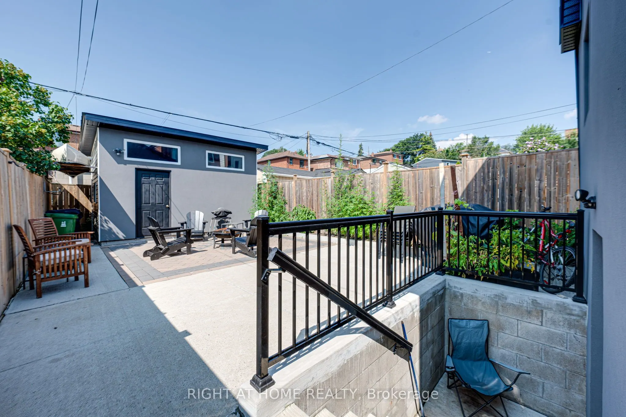 518 Silverthorn Avenue, #LOWER