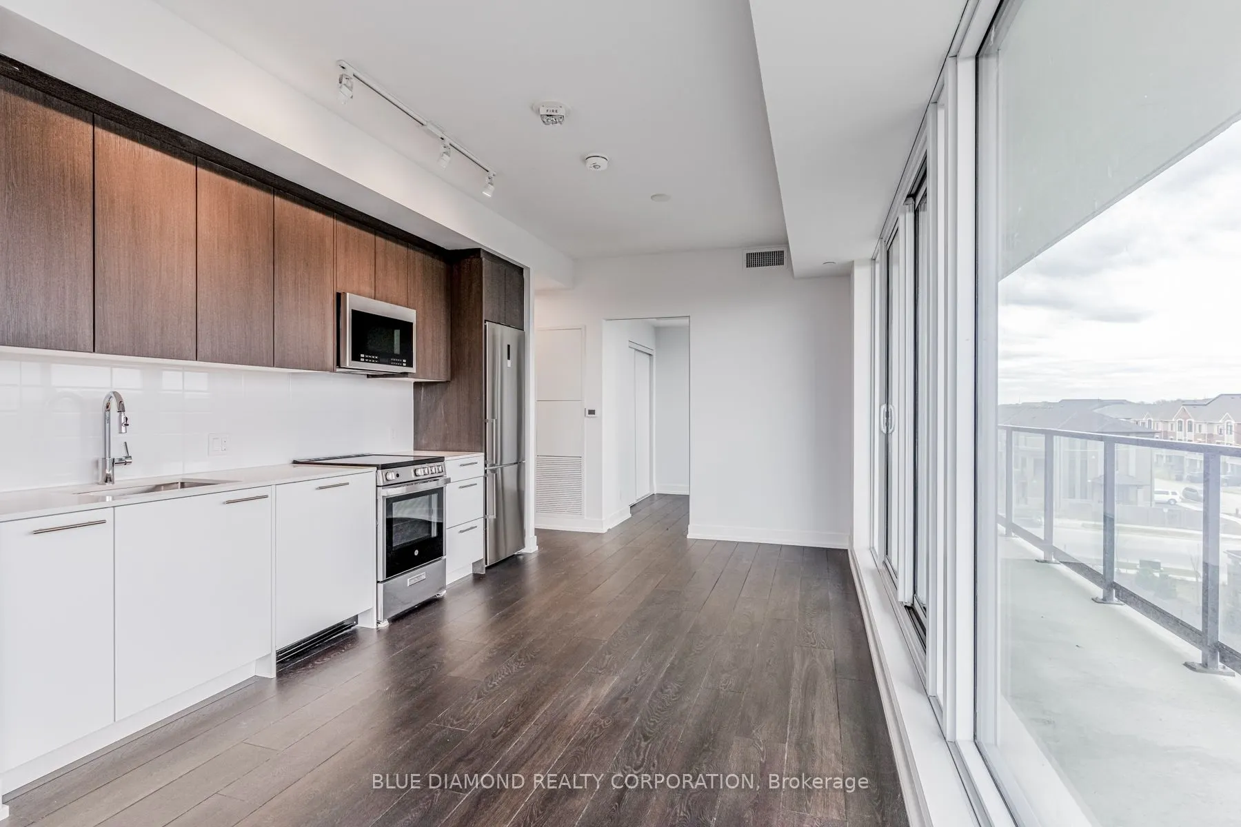 225 VETERANS Drive, #N402