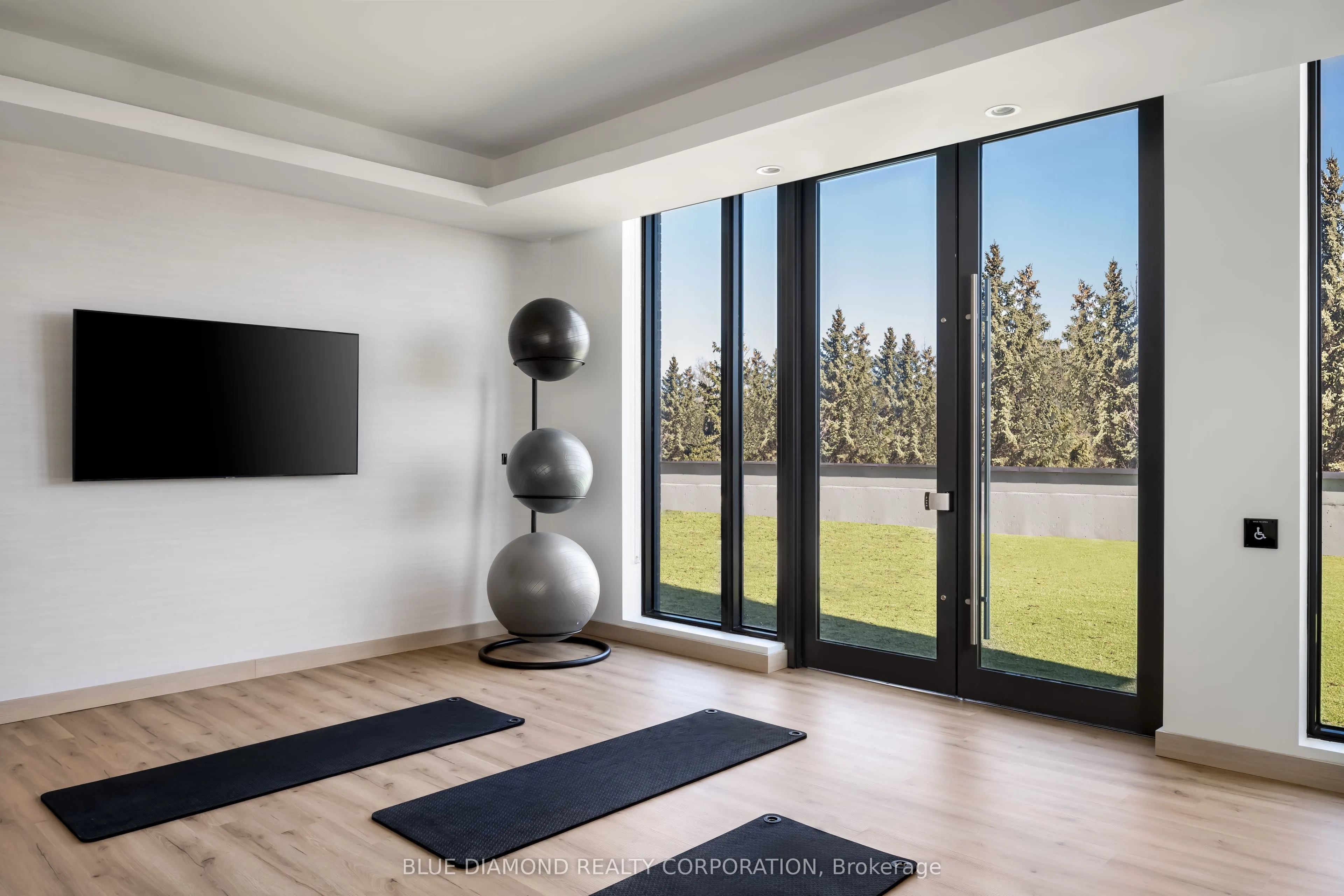 225 VETERANS Drive, #N402