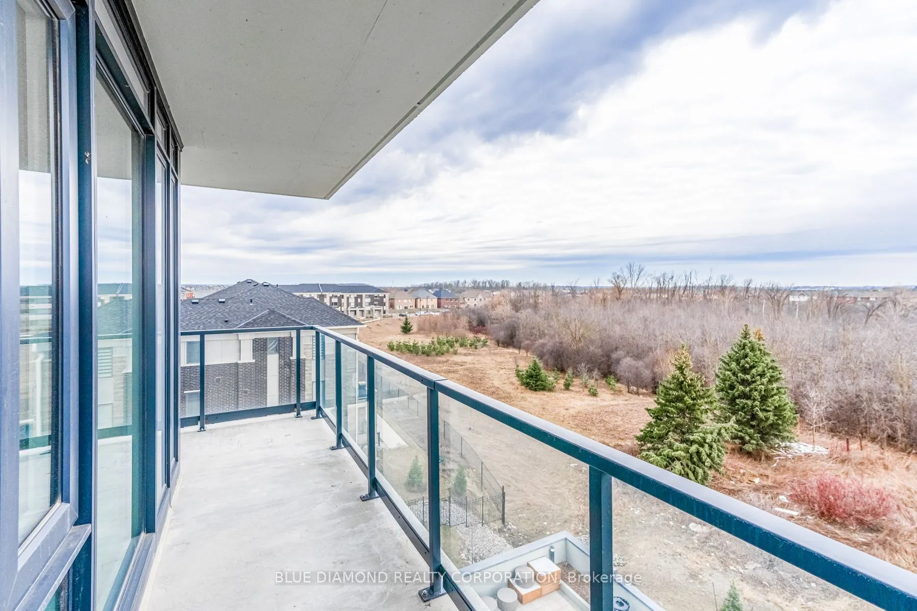 225 VETERANS Drive, #N402