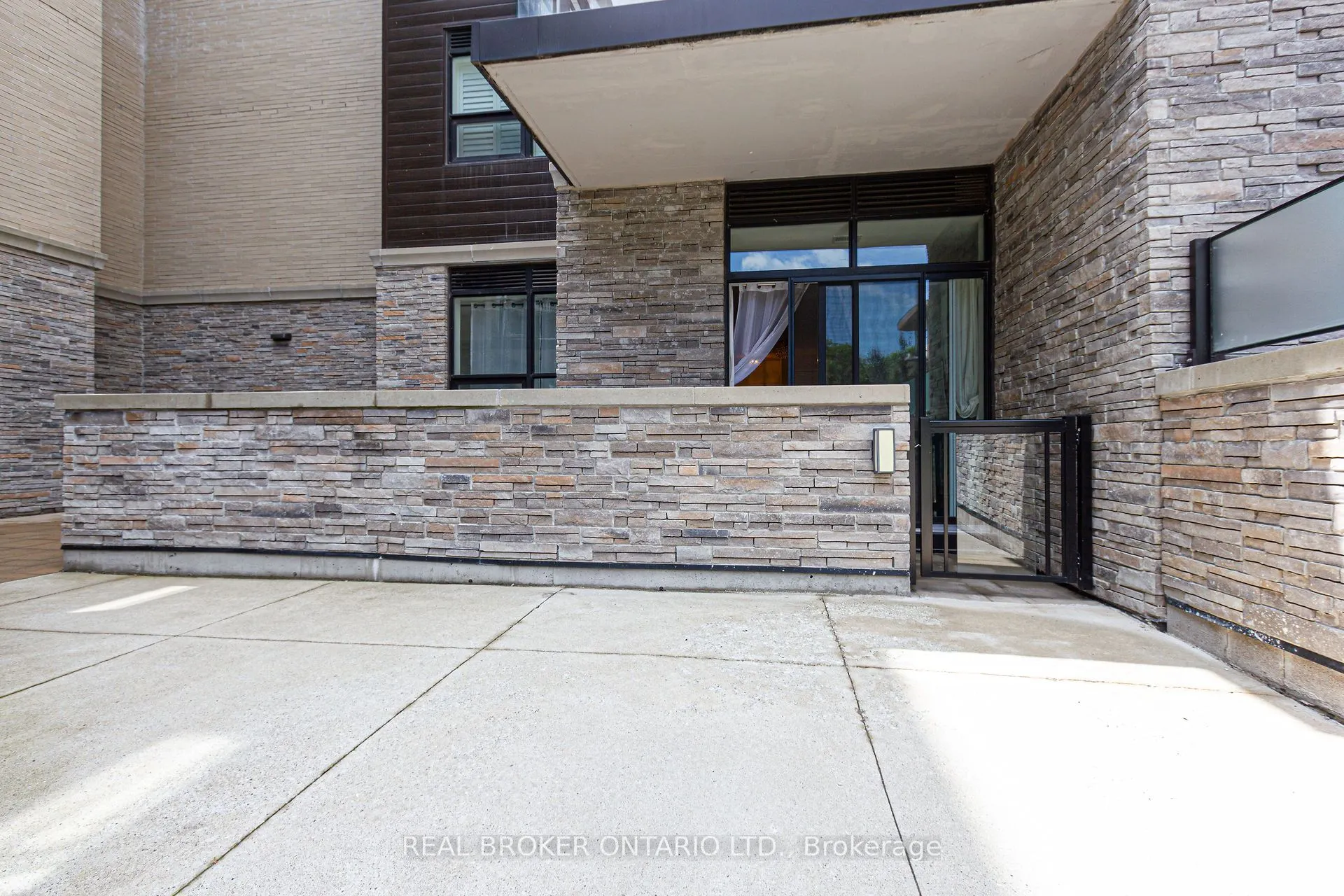 1575 Lakeshore Road, #161