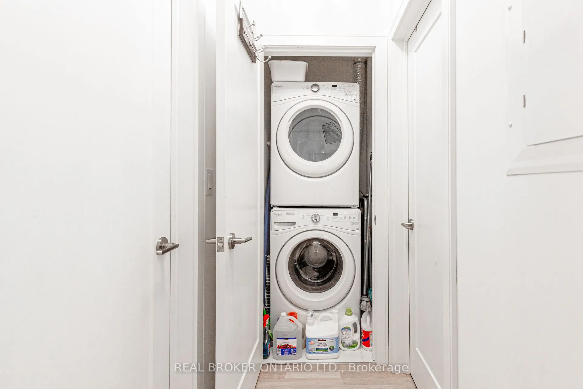 1575 Lakeshore Road, #161