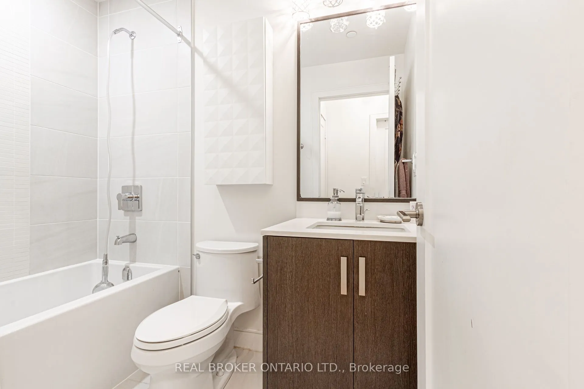 1575 Lakeshore Road, #161