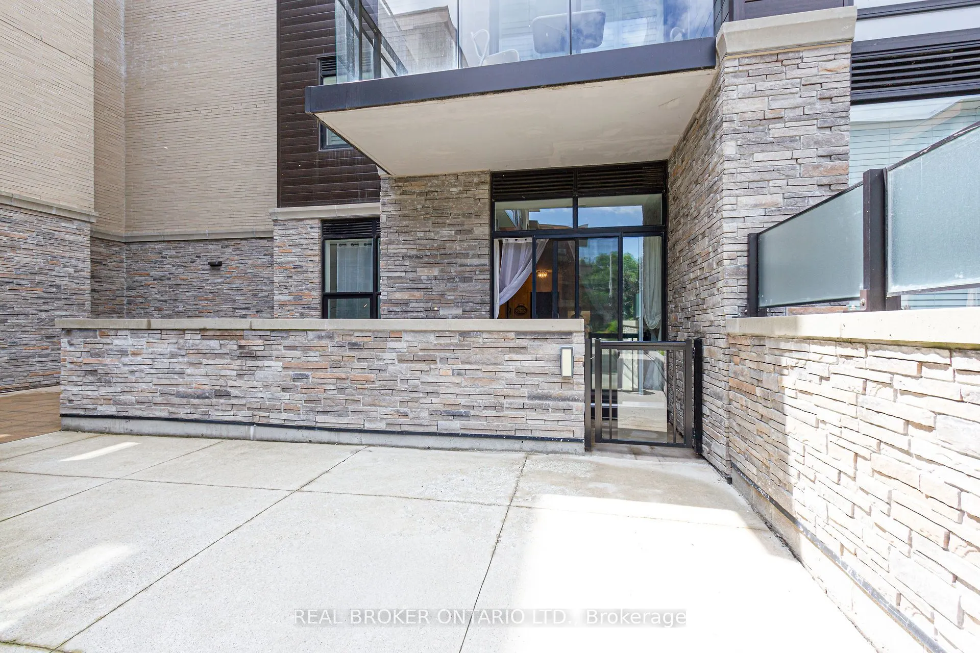1575 Lakeshore Road, #161