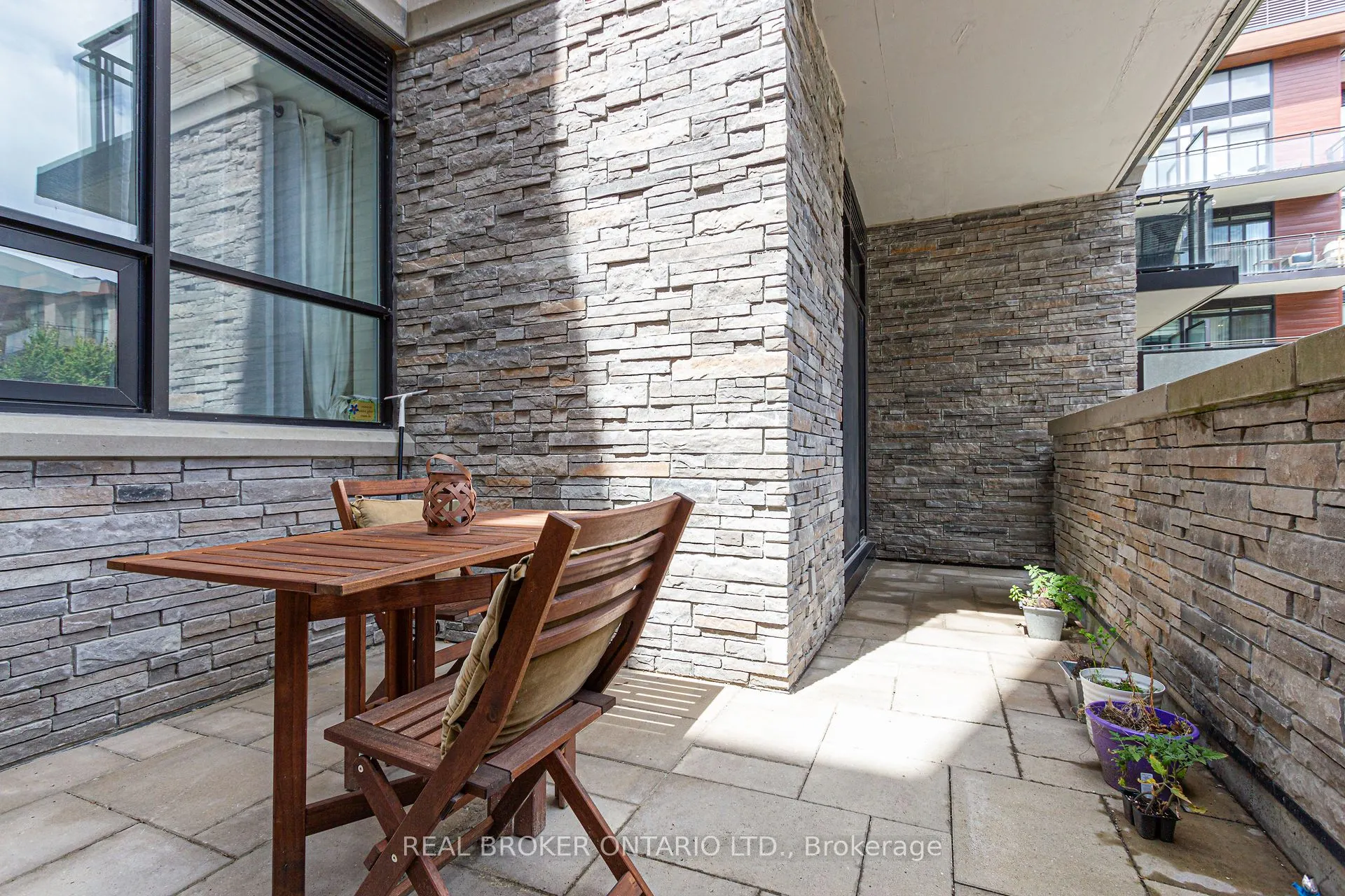 1575 Lakeshore Road, #161