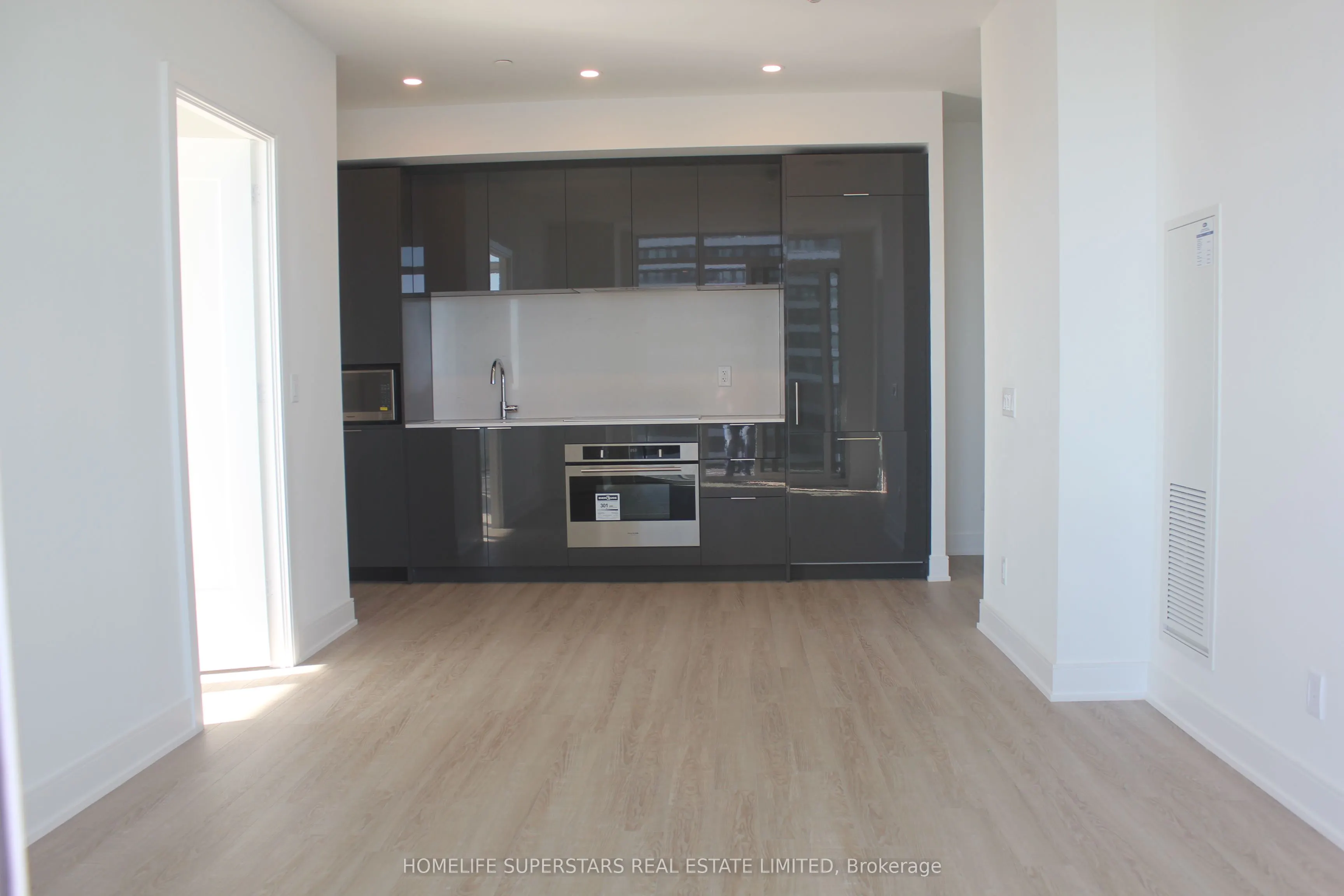 70 Annie Craig Drive, #5407