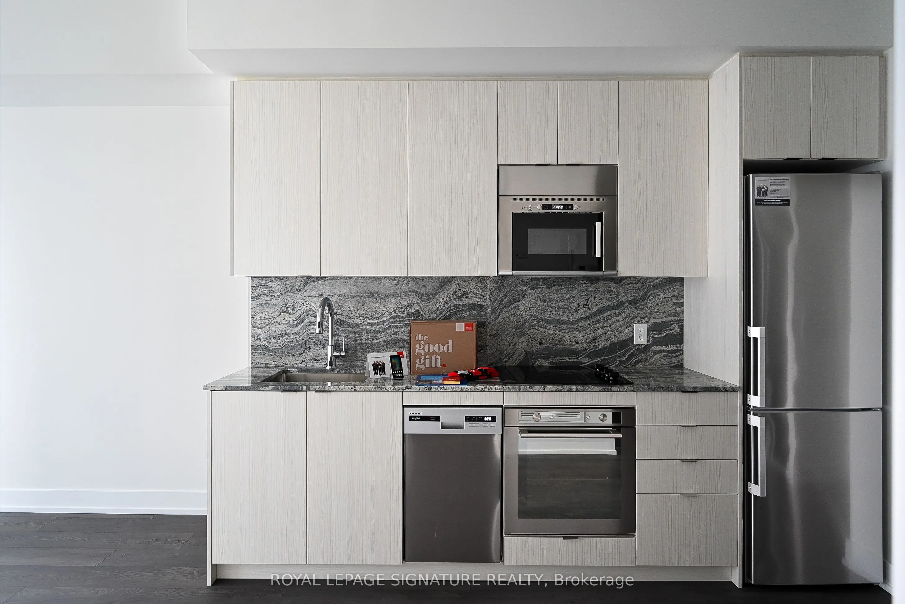 5 Mabelle Avenue, #2032