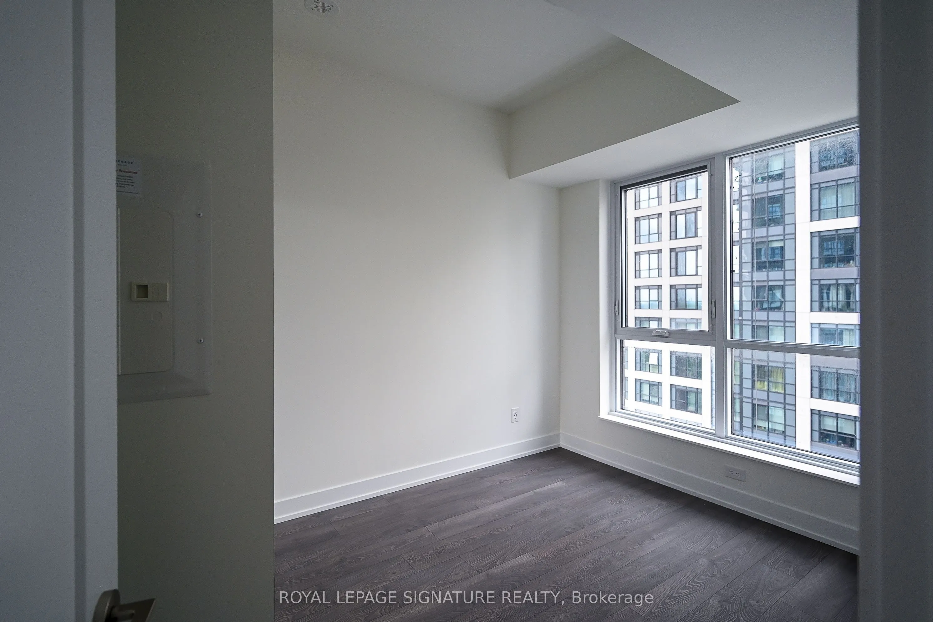 5 Mabelle Avenue, #2032